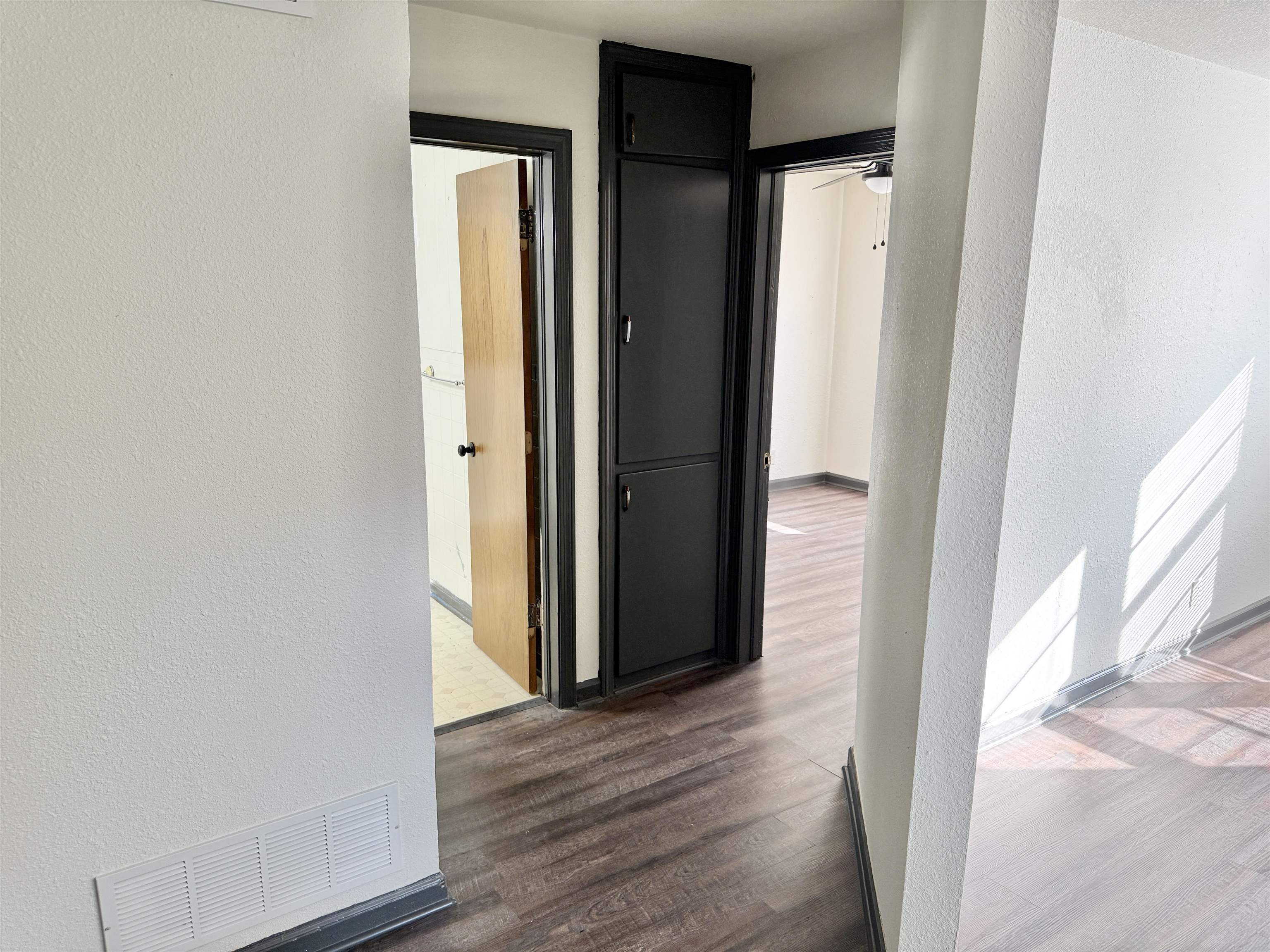 2261 S Grove Property Photo 6
