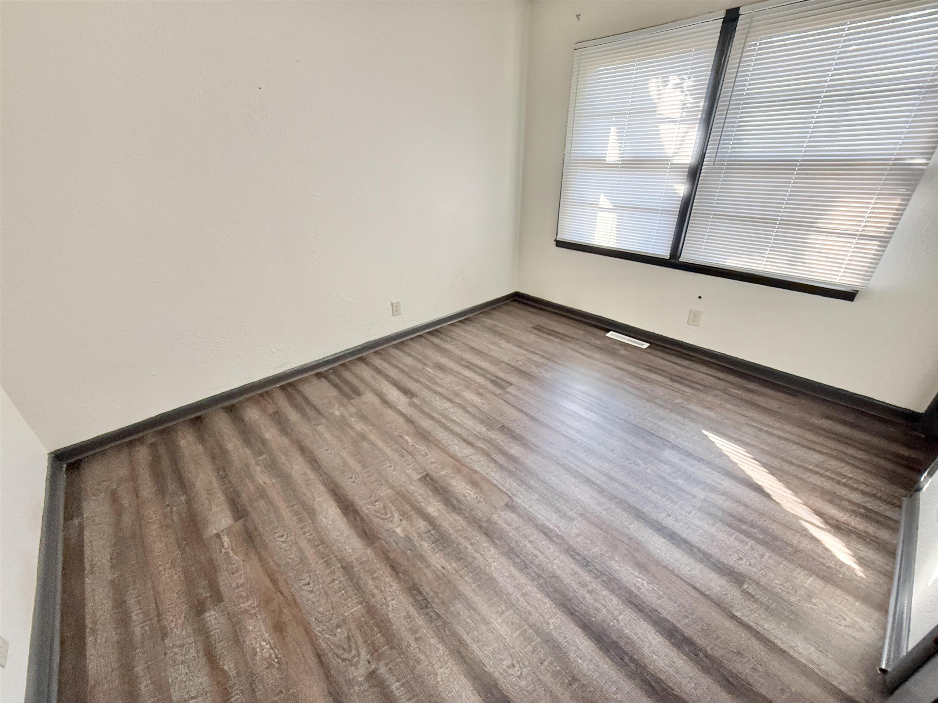 2261 S Grove Property Photo 10