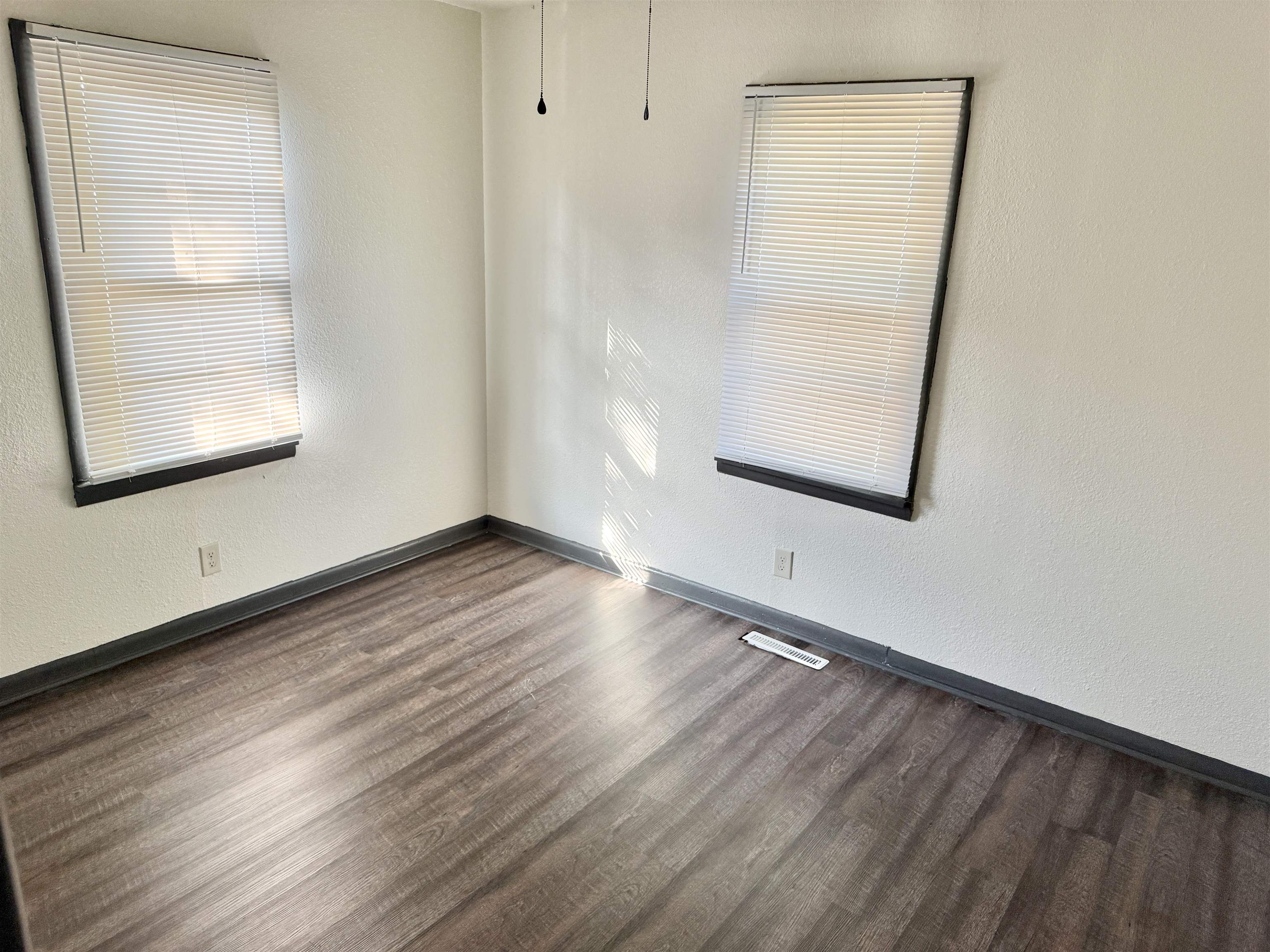 2261 S Grove Property Photo 11