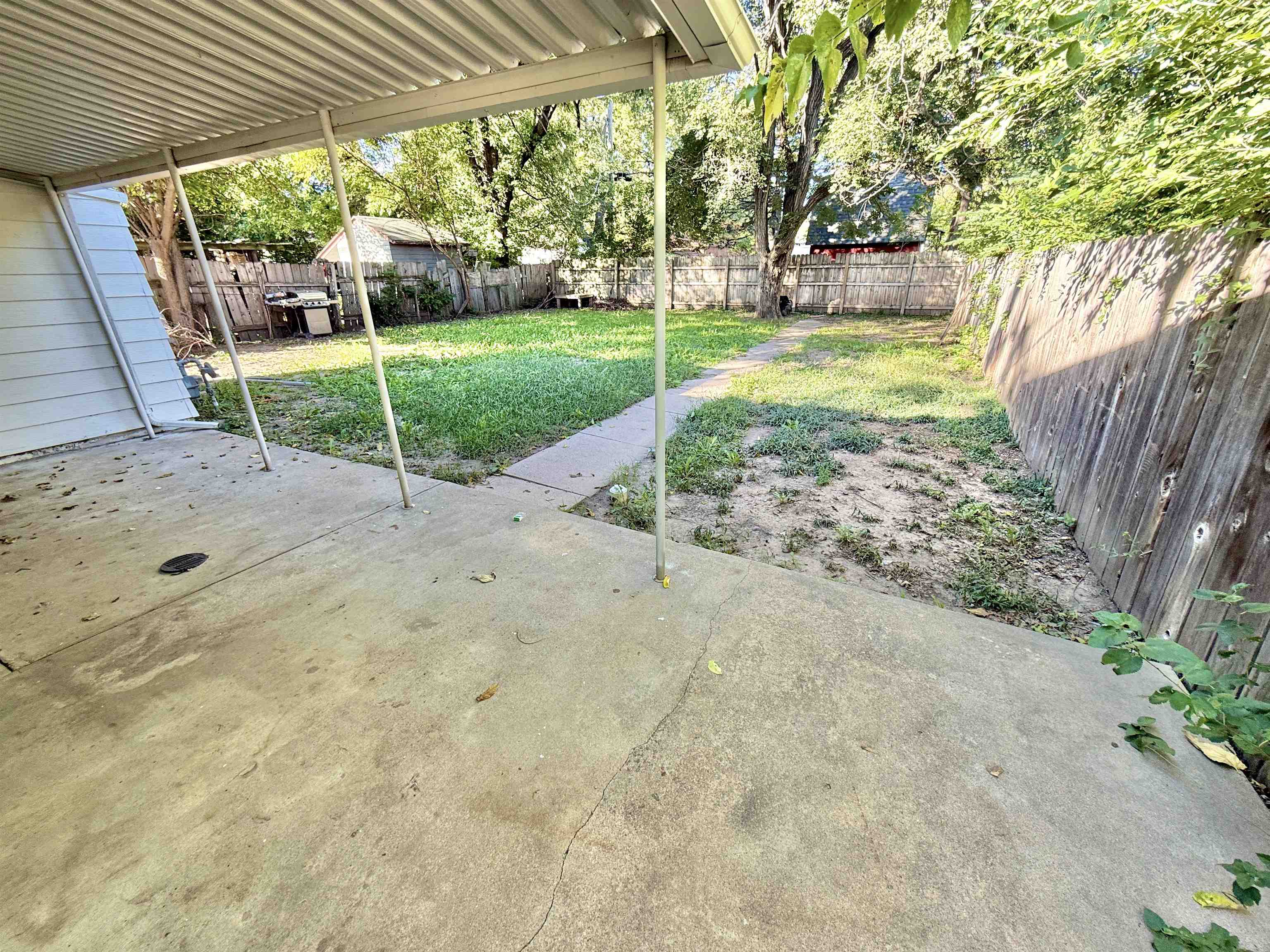 2261 S Grove Property Photo 12