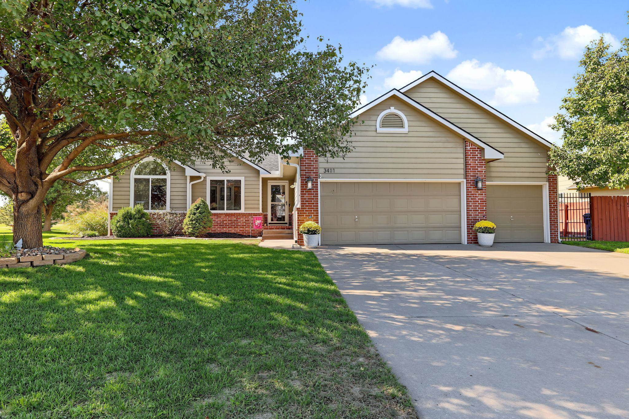 3411 N Pepper Ridge Property Photo 1