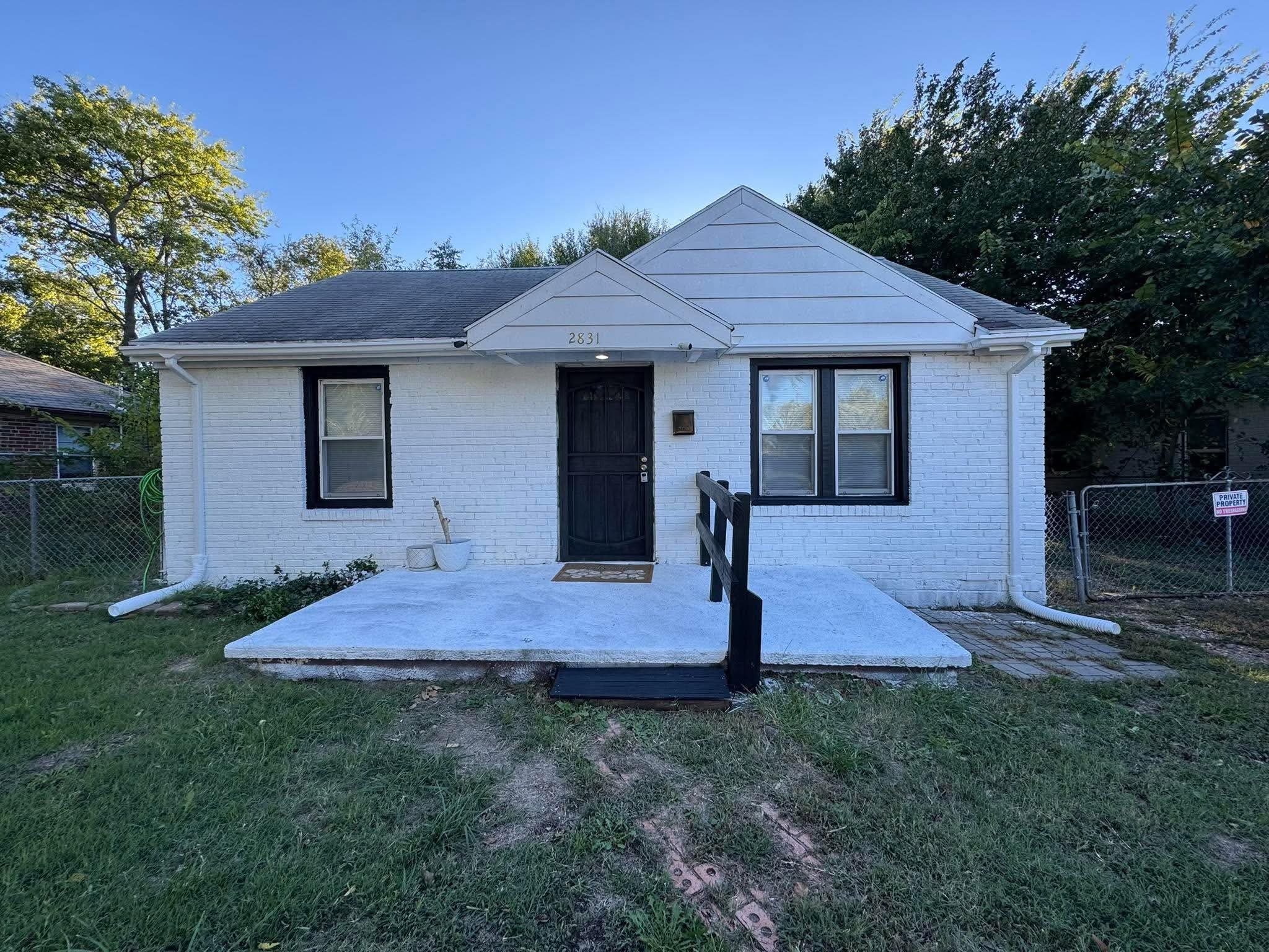 2831 E Stadium Dr Property Photo 1