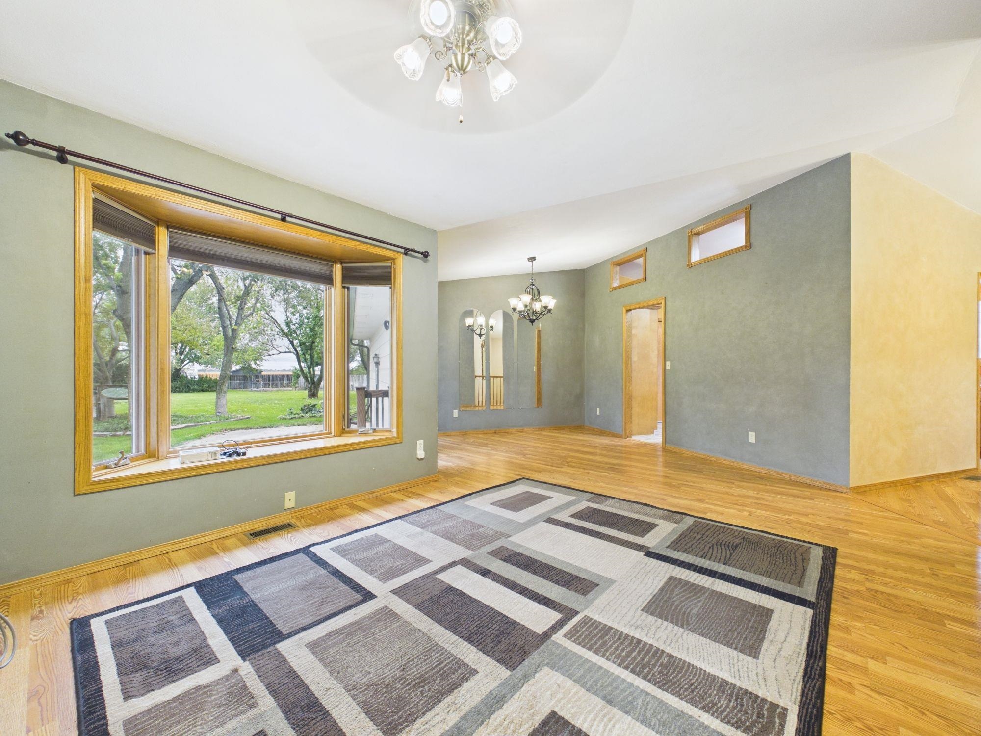 6163 N Saint Paul St Property Photo 6