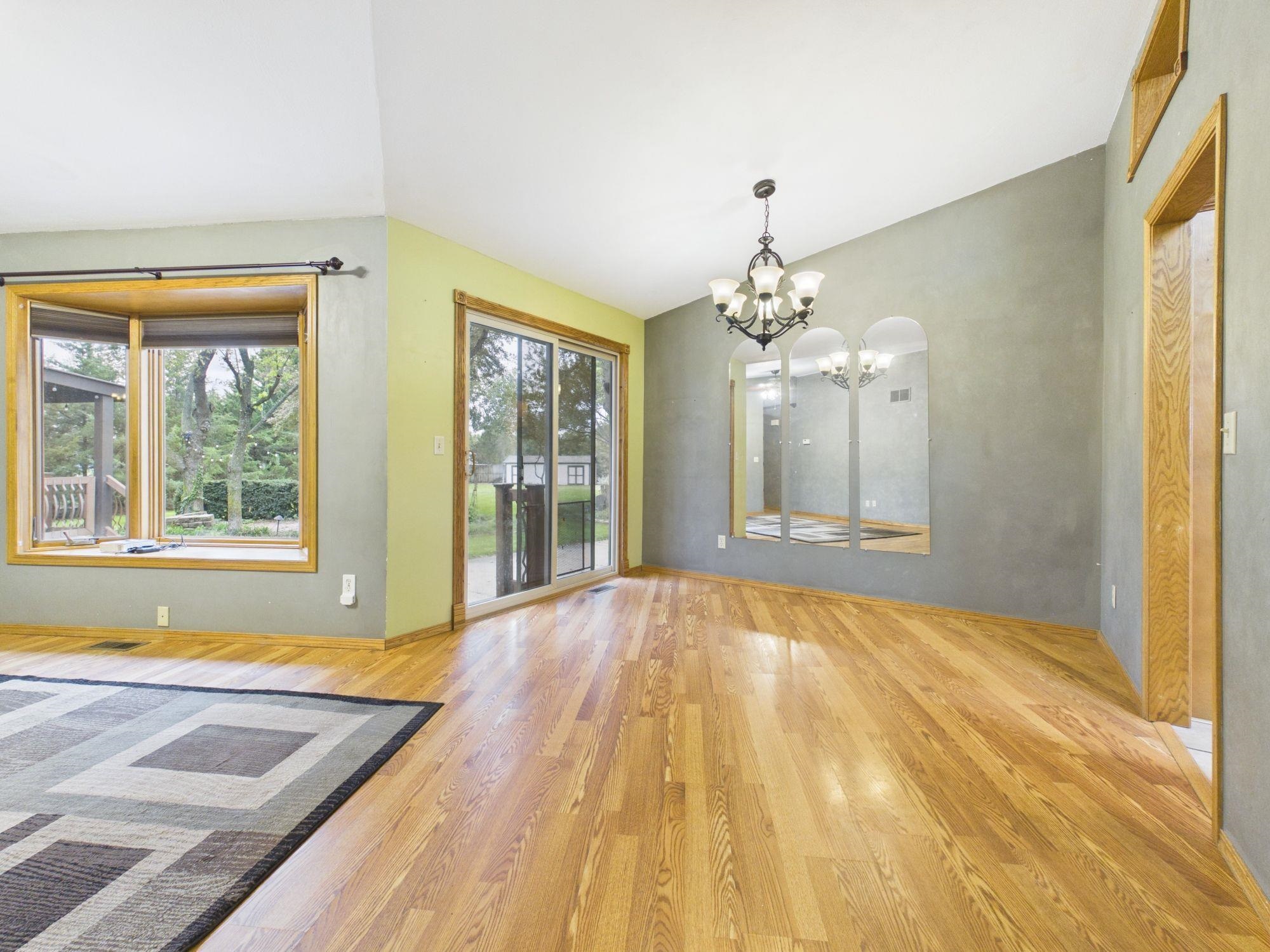 6163 N Saint Paul St Property Photo 7