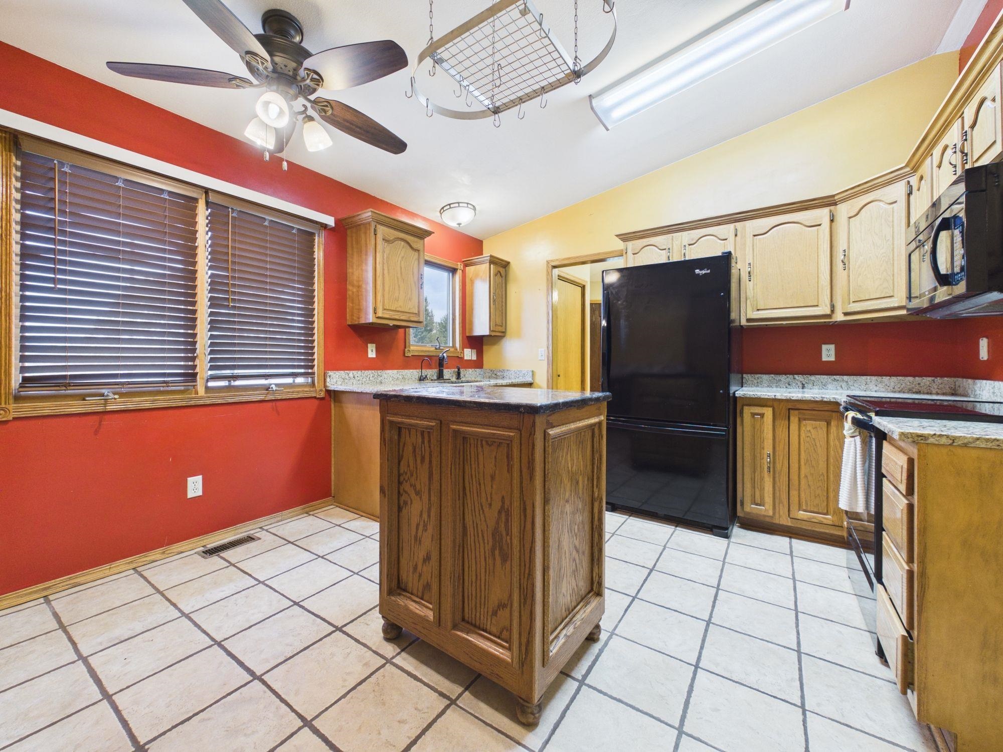 6163 N Saint Paul St Property Photo 8