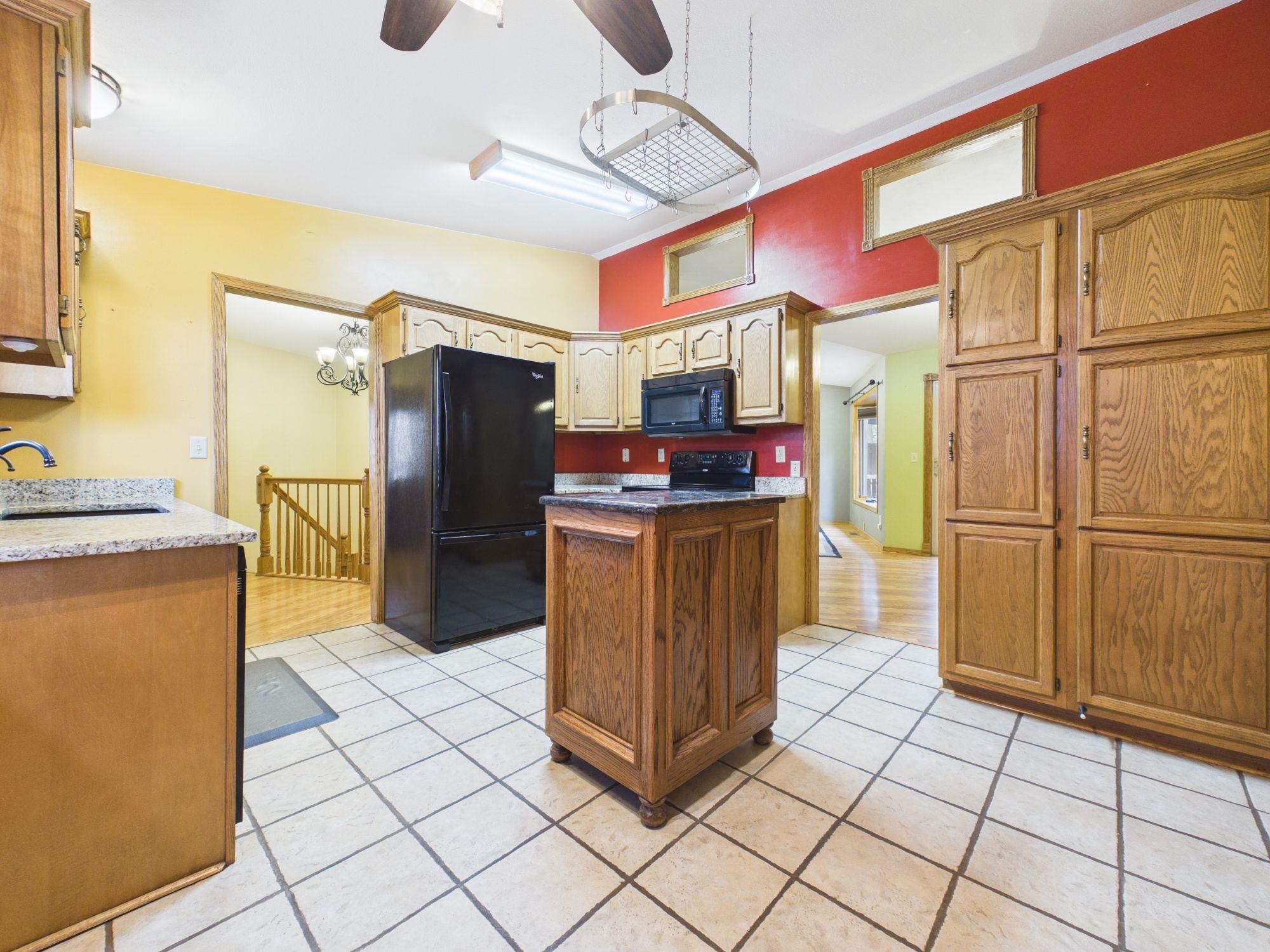 6163 N Saint Paul St Property Photo 9
