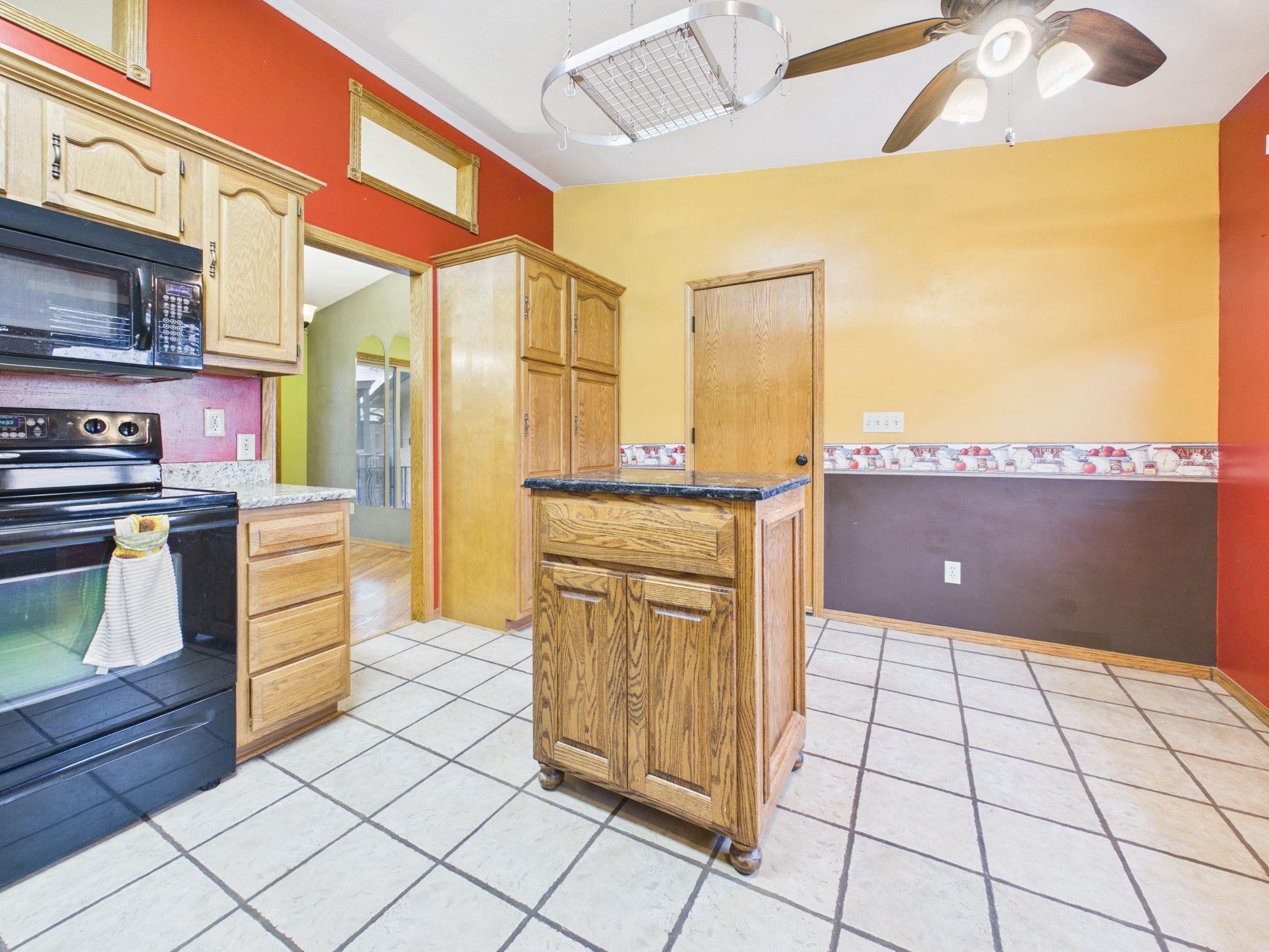 6163 N Saint Paul St Property Photo 11
