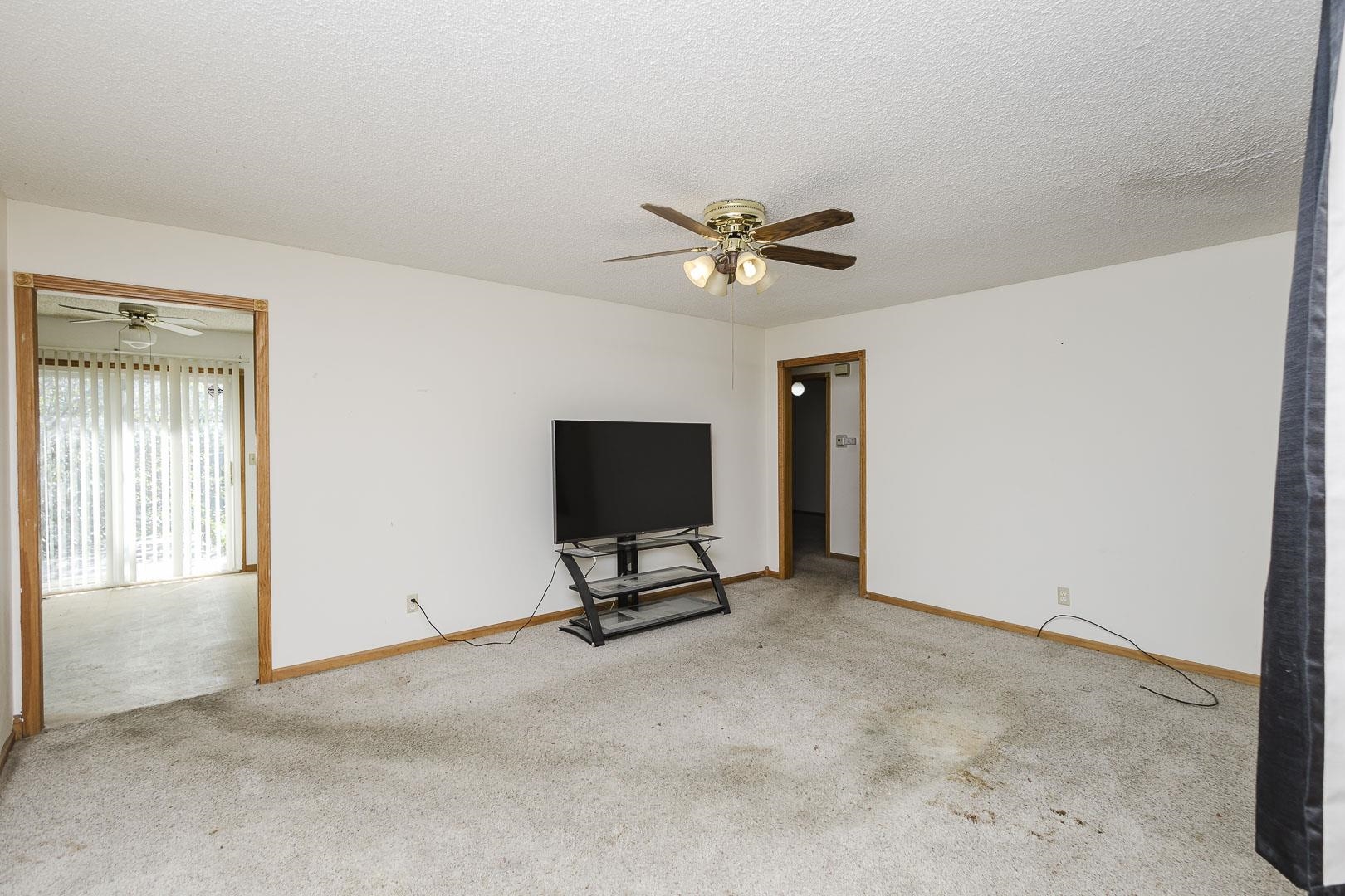 3526 S Leonine Property Photo 4