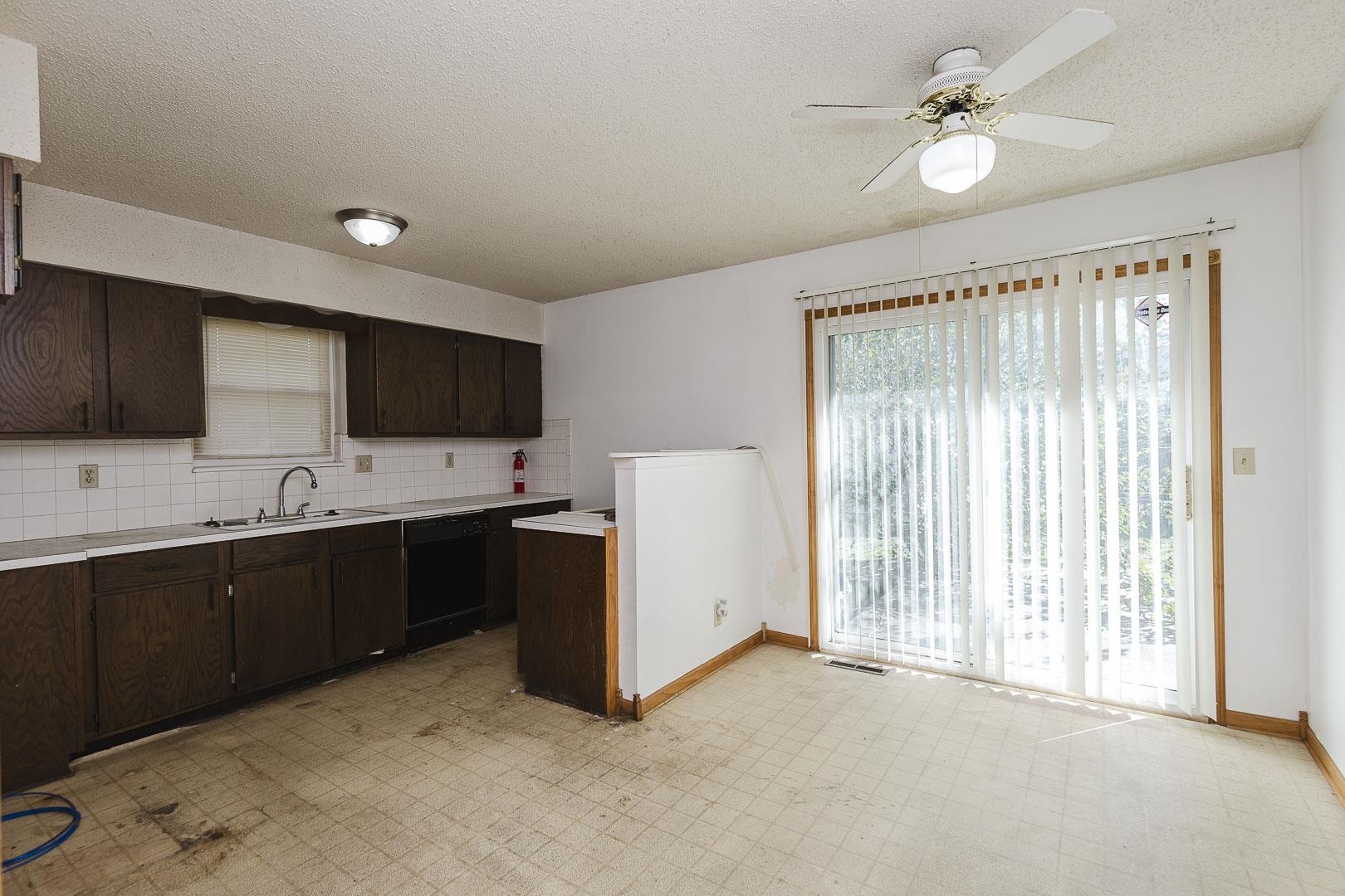 3526 S Leonine Property Photo 7