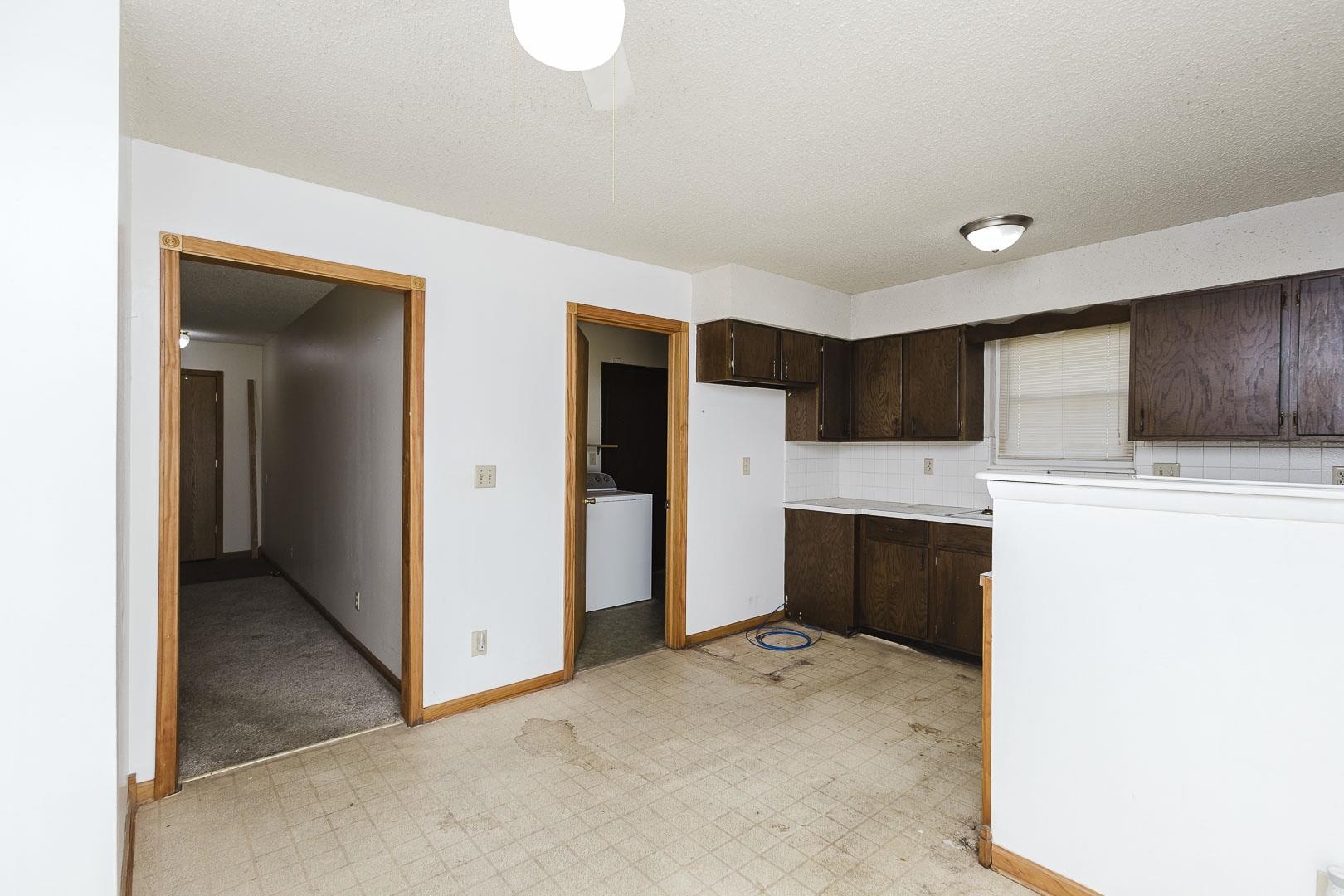 3526 S Leonine Property Photo 8