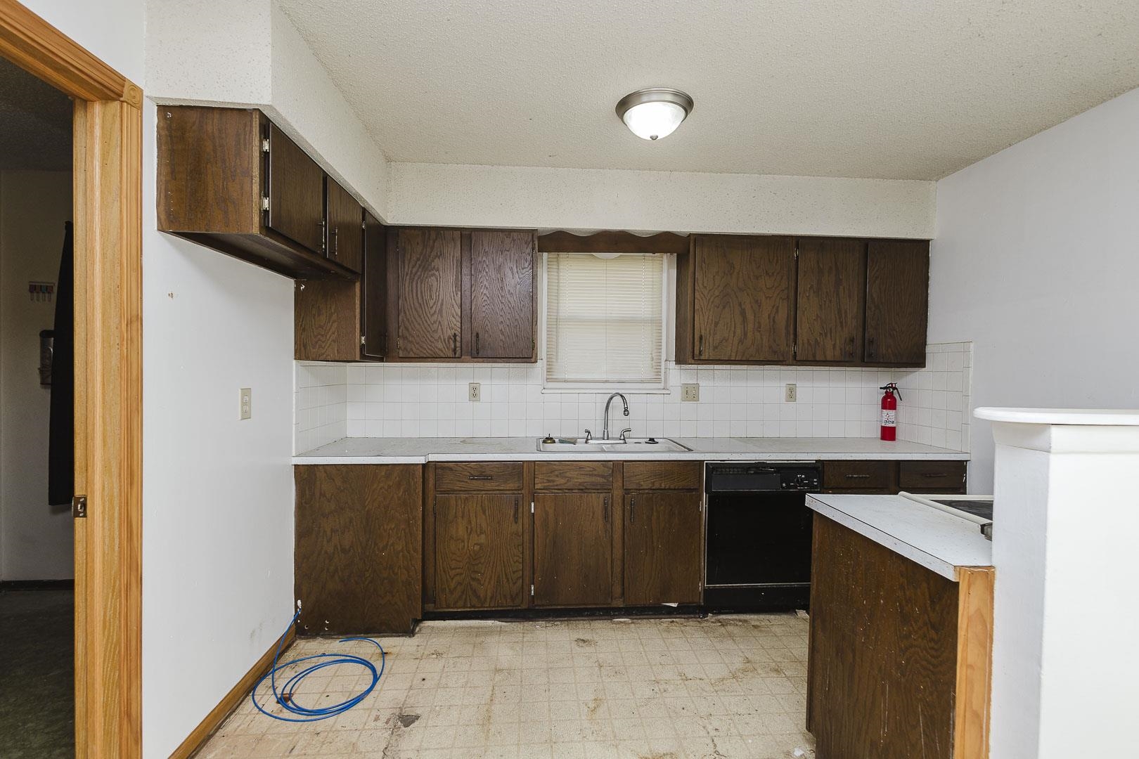 3526 S Leonine Property Photo 9