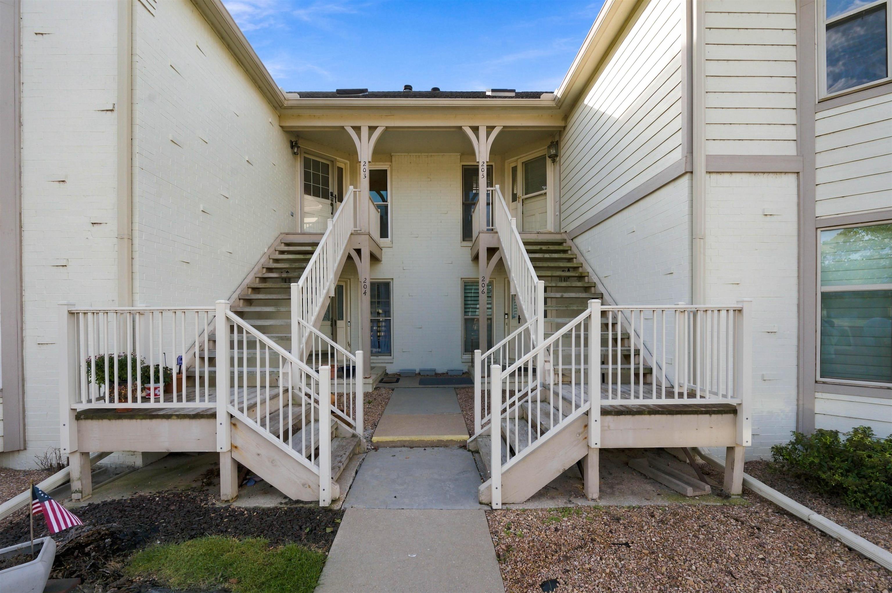 8019 E Lakepoint Way #205 Property Photo 1