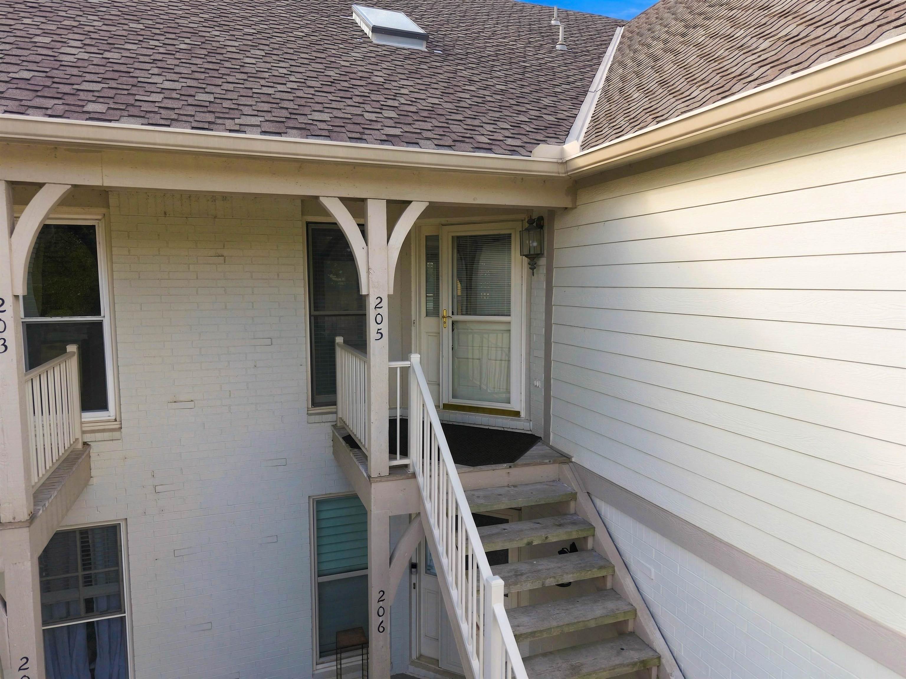 8019 E Lakepoint Way #205 Property Photo 2