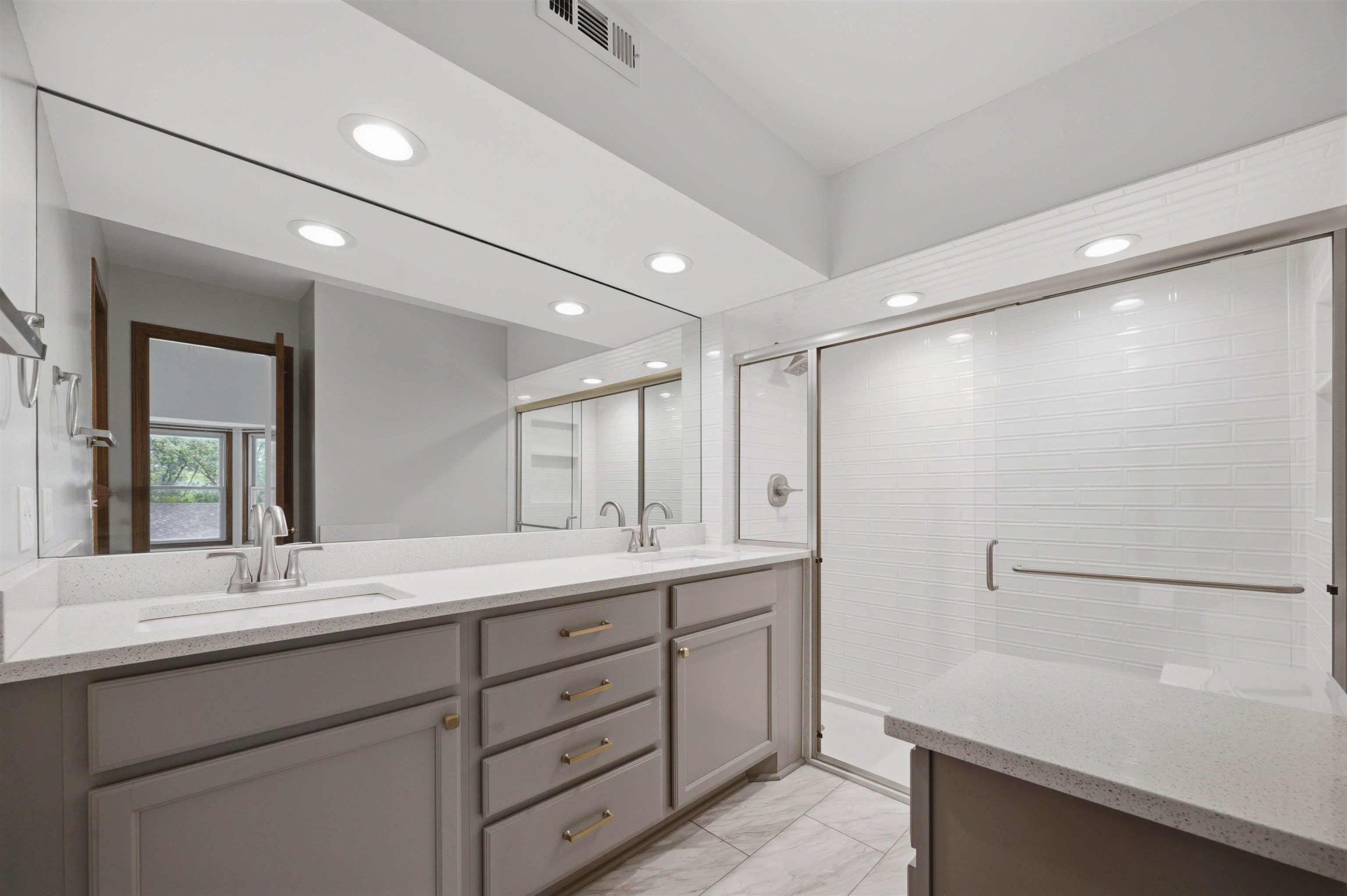 8019 E Lakepoint Way #205 Property Photo 15
