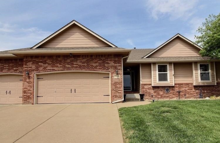 12318 E Lincoln Ct Property Photo 1