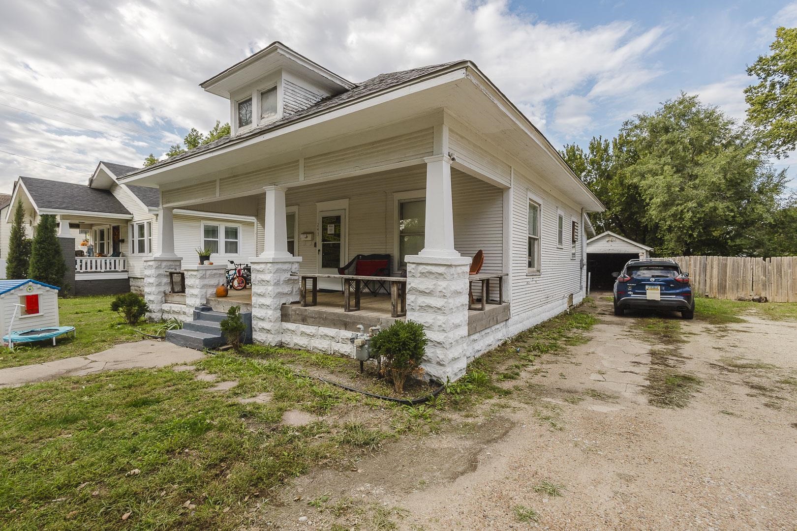 243 S Volutsia Property Photo 2