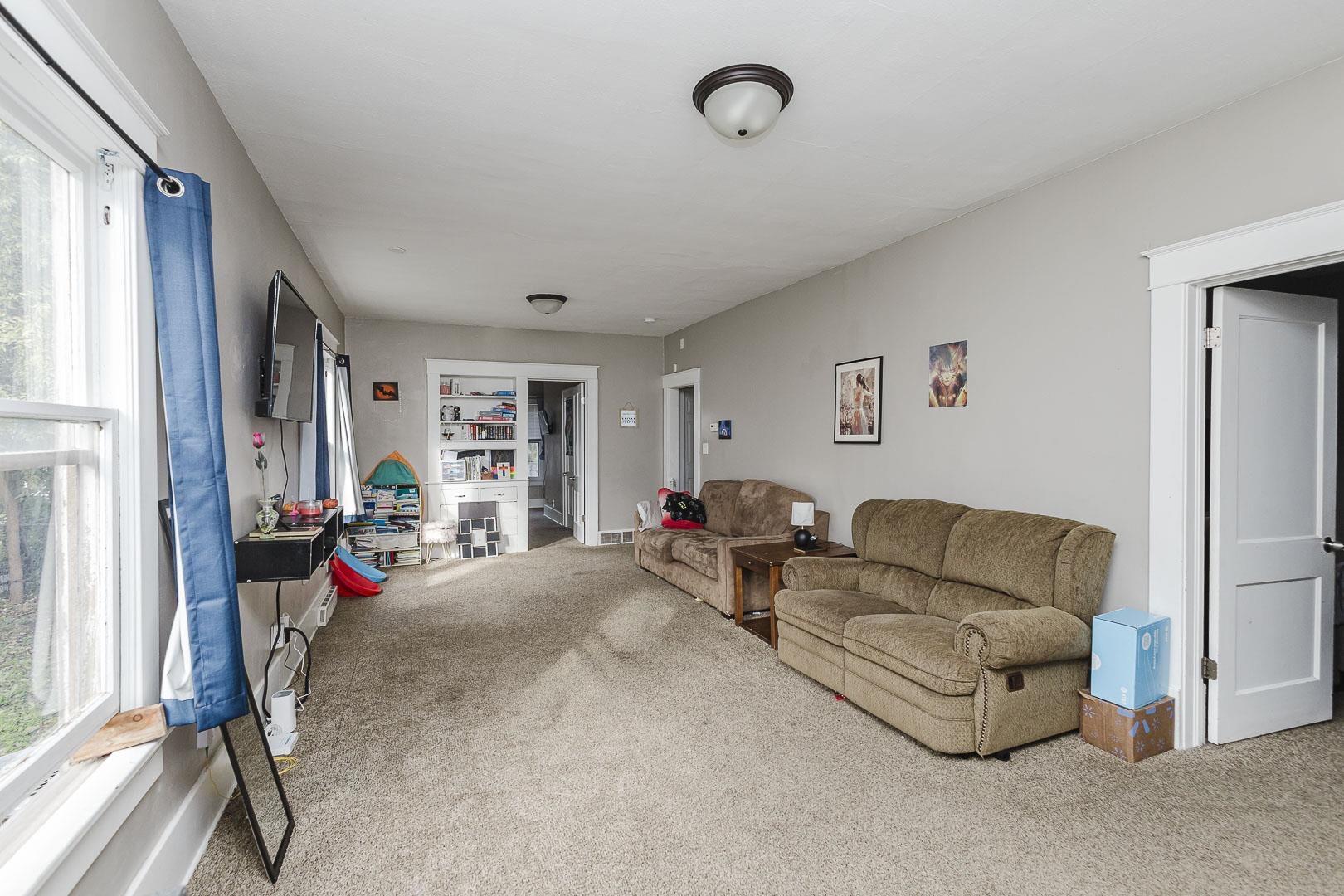 243 S Volutsia Property Photo 5