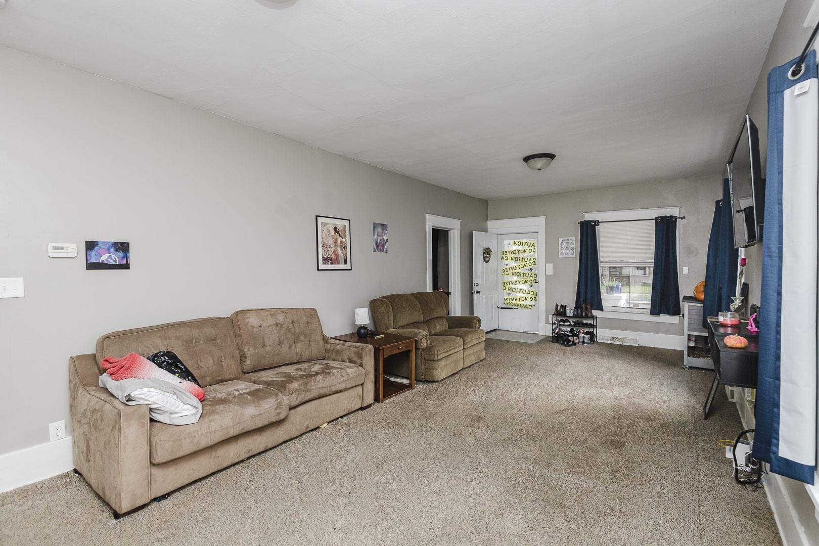 243 S Volutsia Property Photo 6