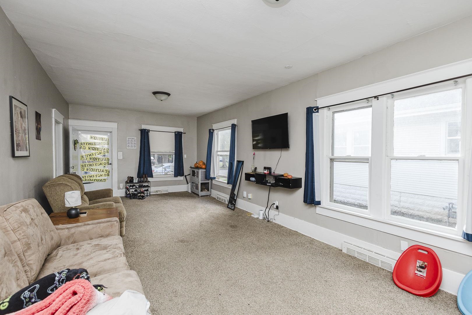 243 S Volutsia Property Photo 7