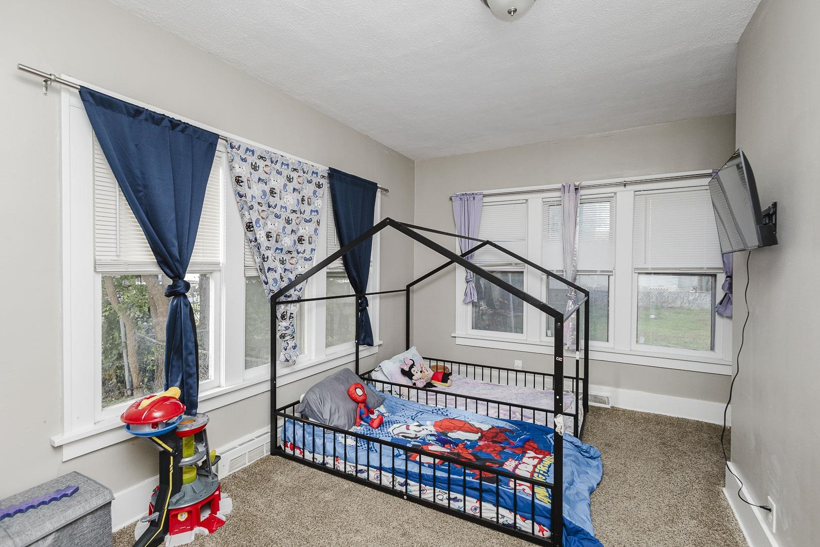 243 S Volutsia Property Photo 17