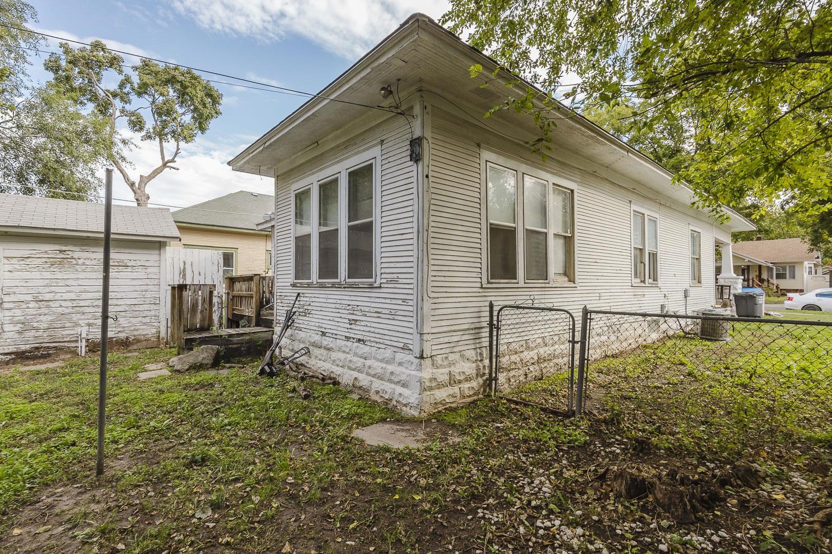 243 S Volutsia Property Photo 24