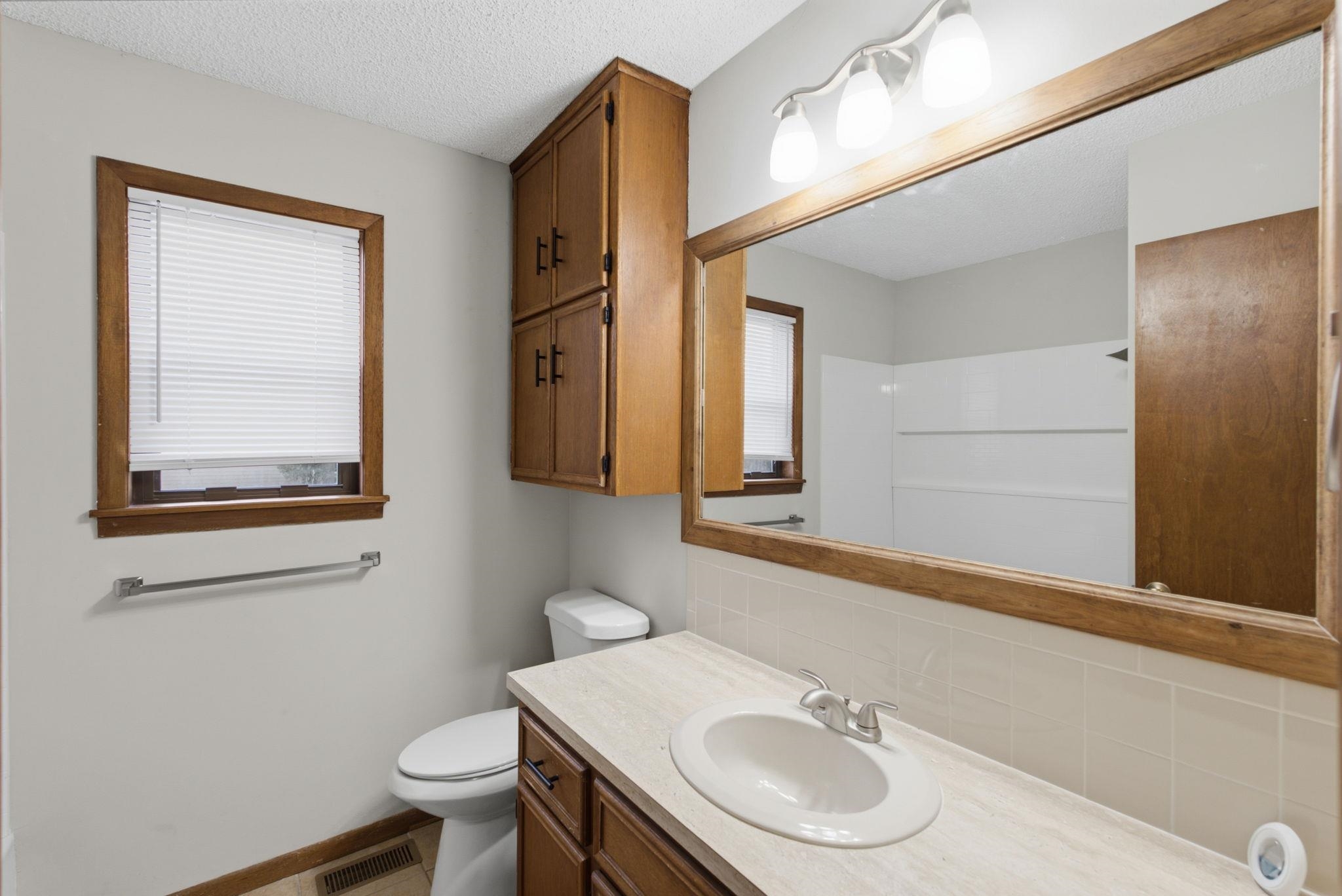 200 E Blue Property Photo 10