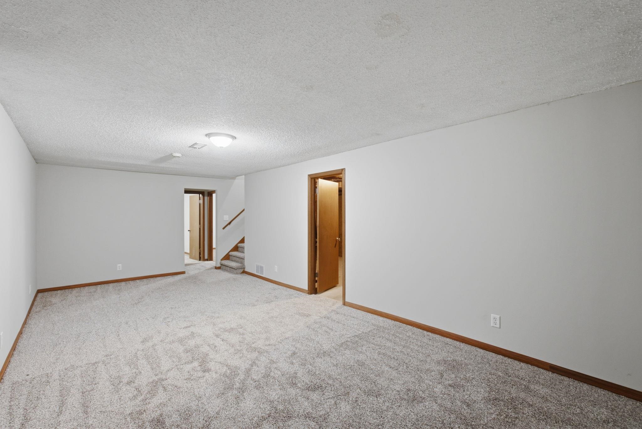 200 E Blue Property Photo 16