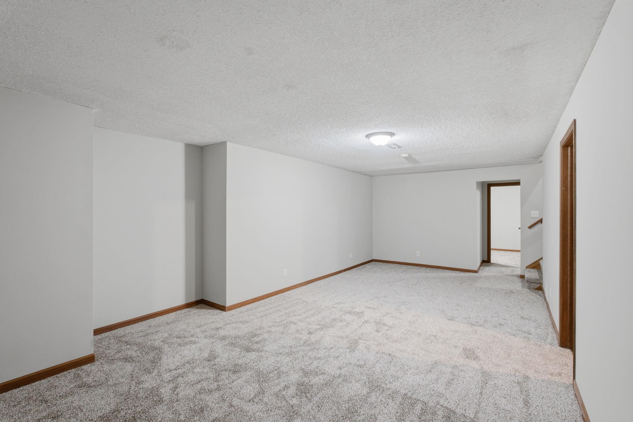 200 E Blue Property Photo 17