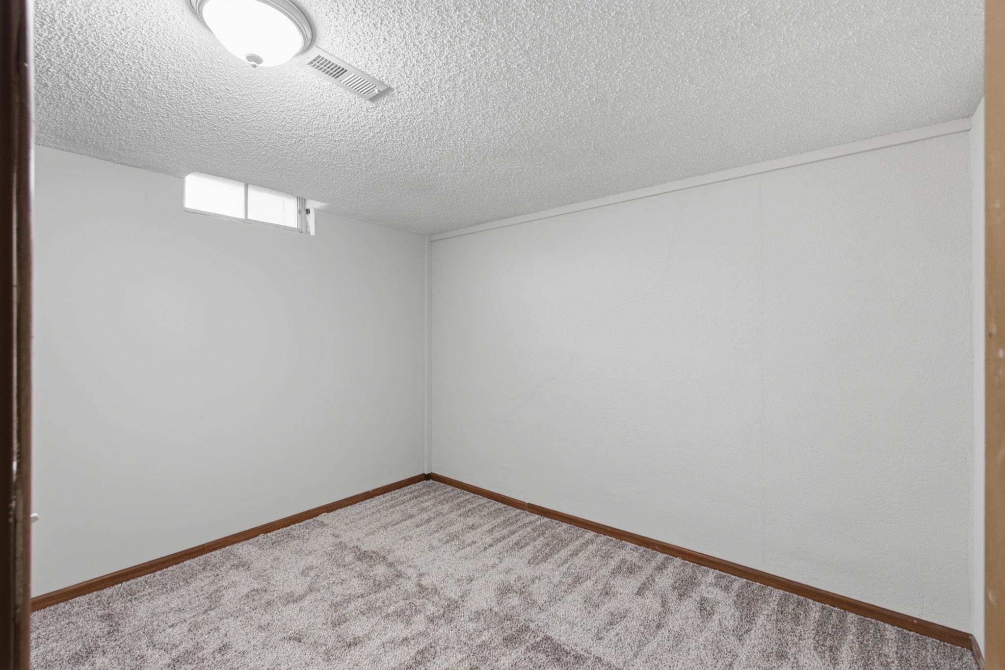 200 E Blue Property Photo 18