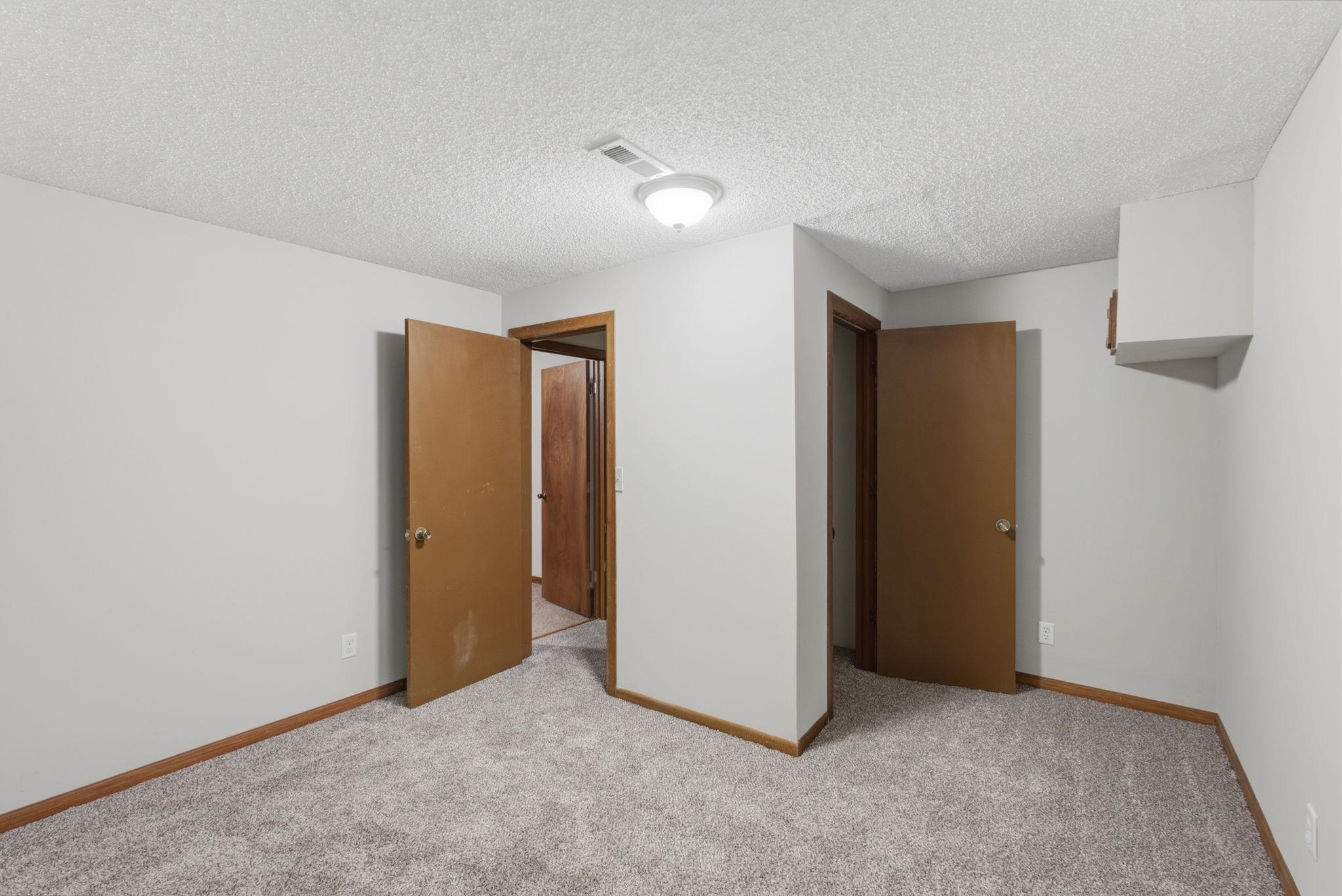 200 E Blue Property Photo 19