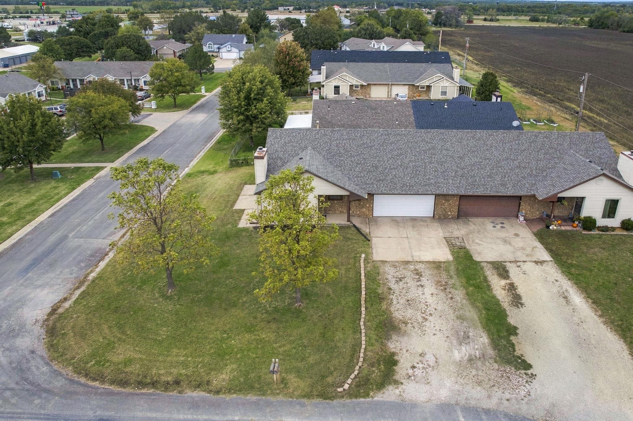 200 E Blue Property Photo 25
