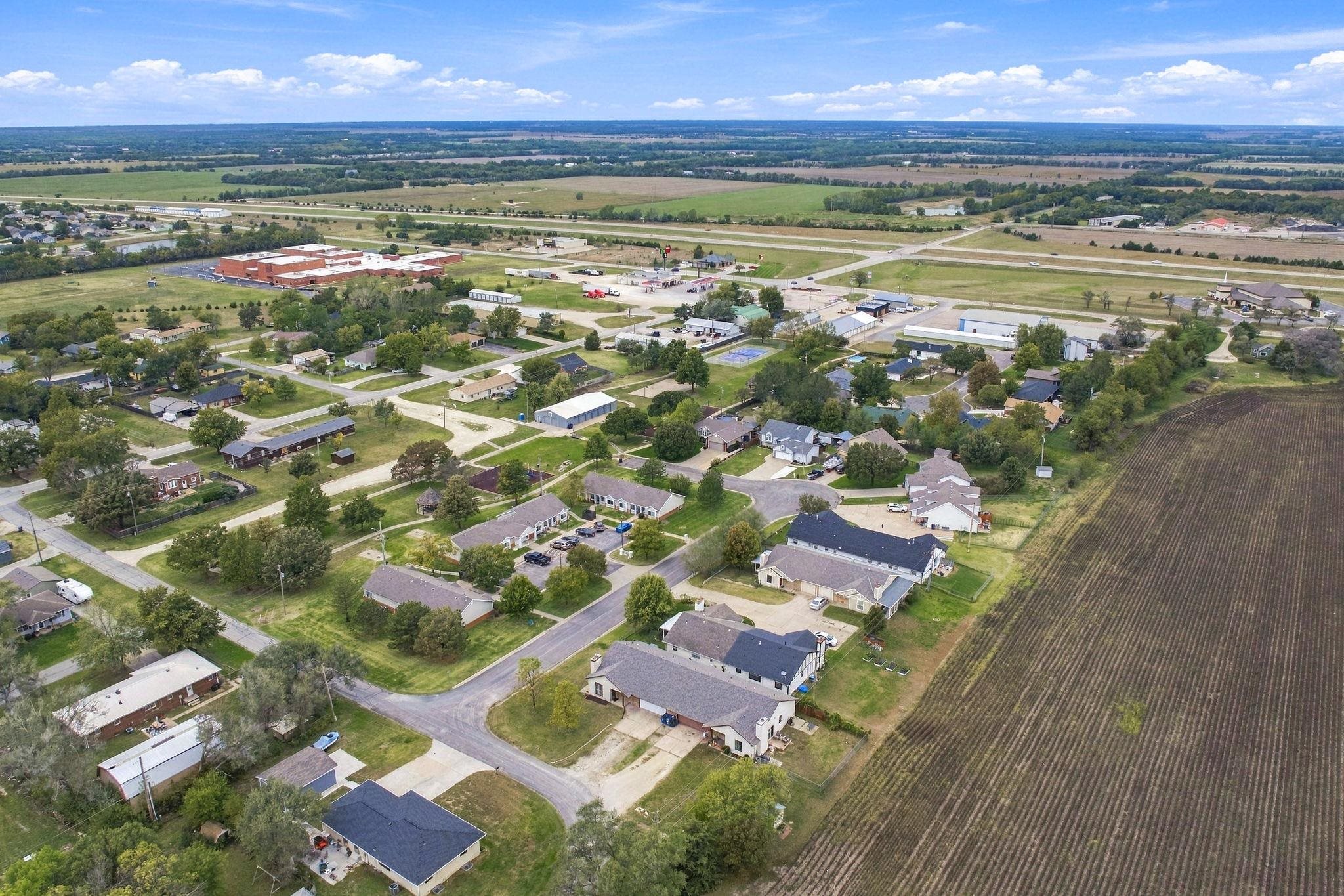 200 E Blue Property Photo 32