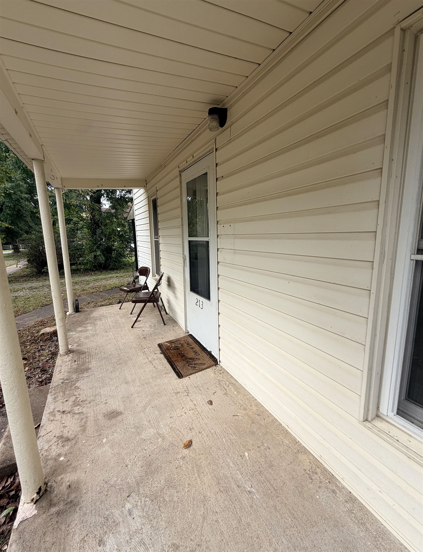 213 S Walnut Property Photo 3