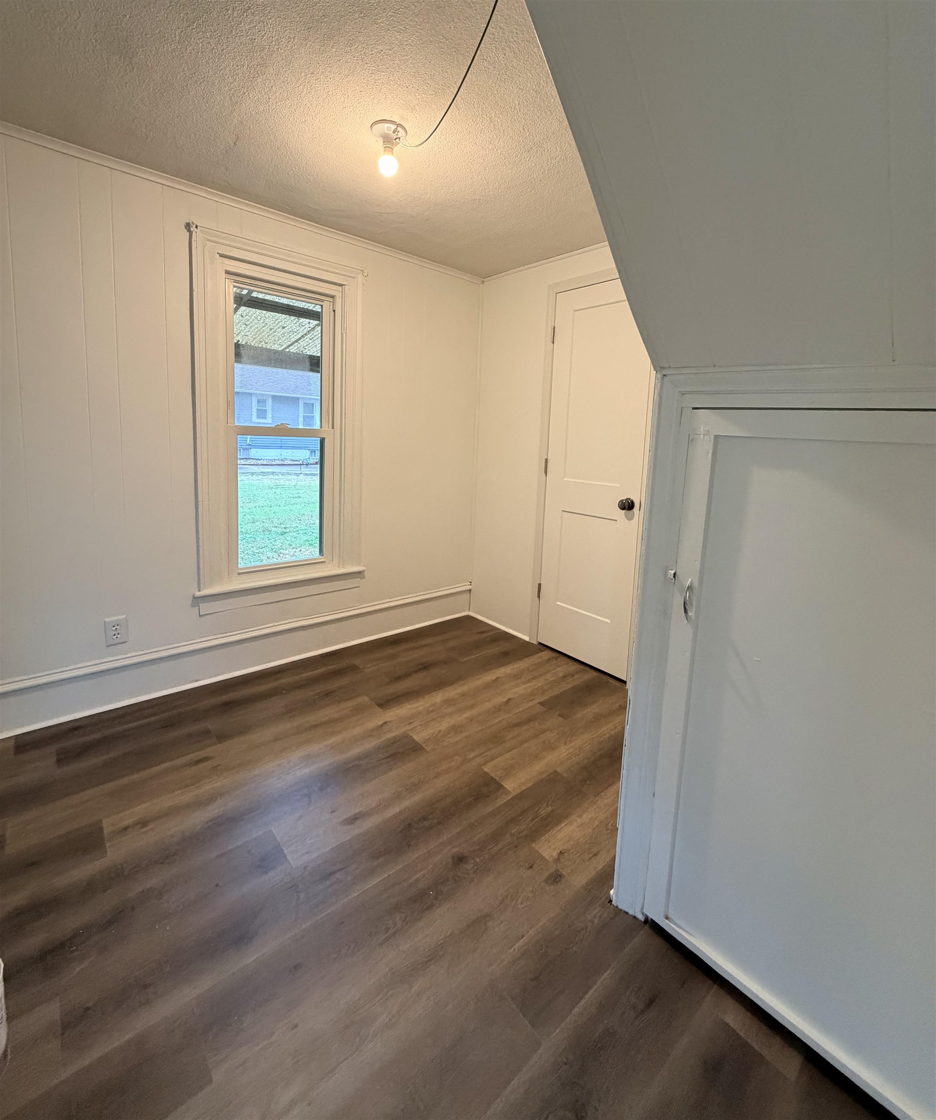 213 S Walnut Property Photo 6