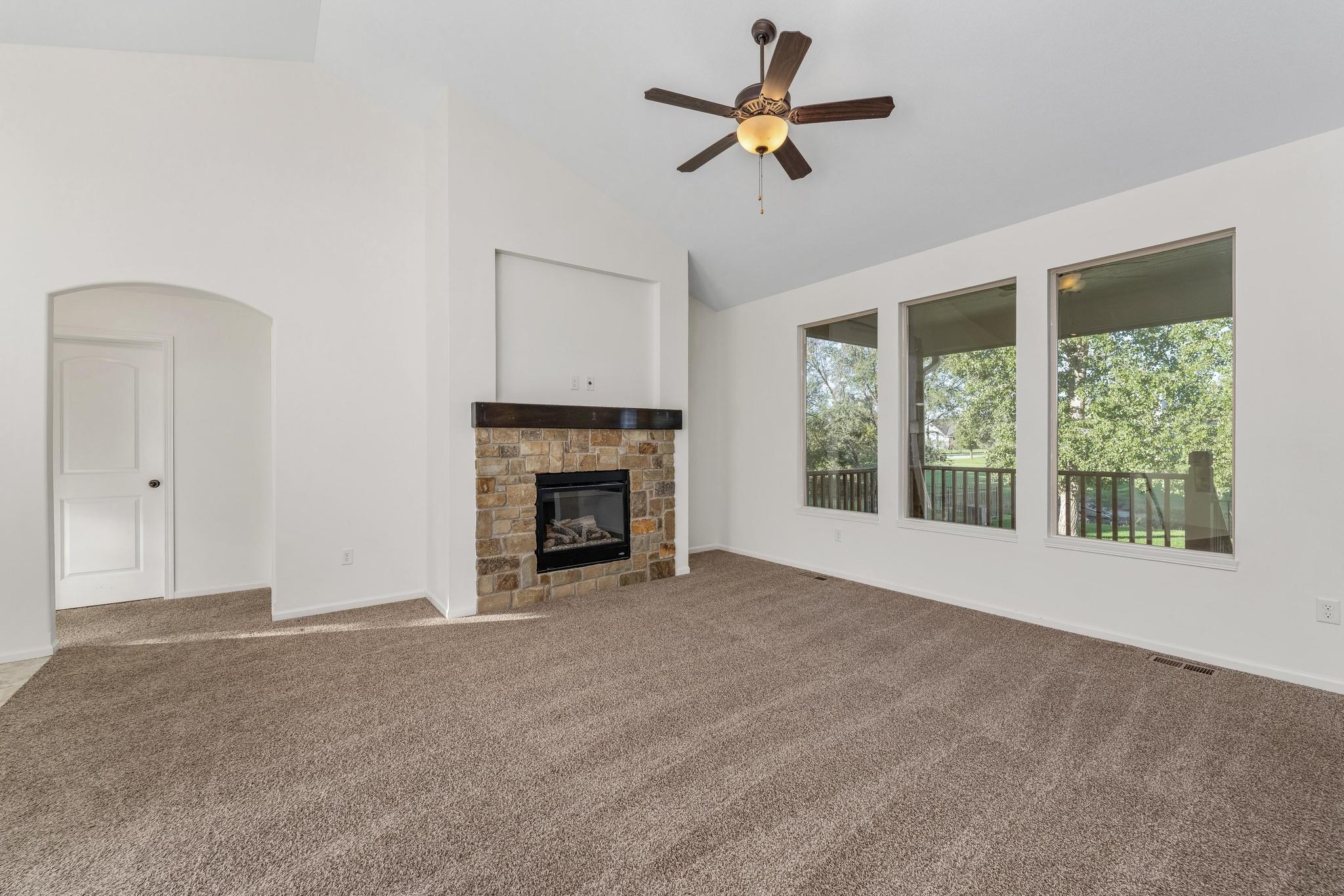 6038 W Driftwood Ct. Property Photo 4