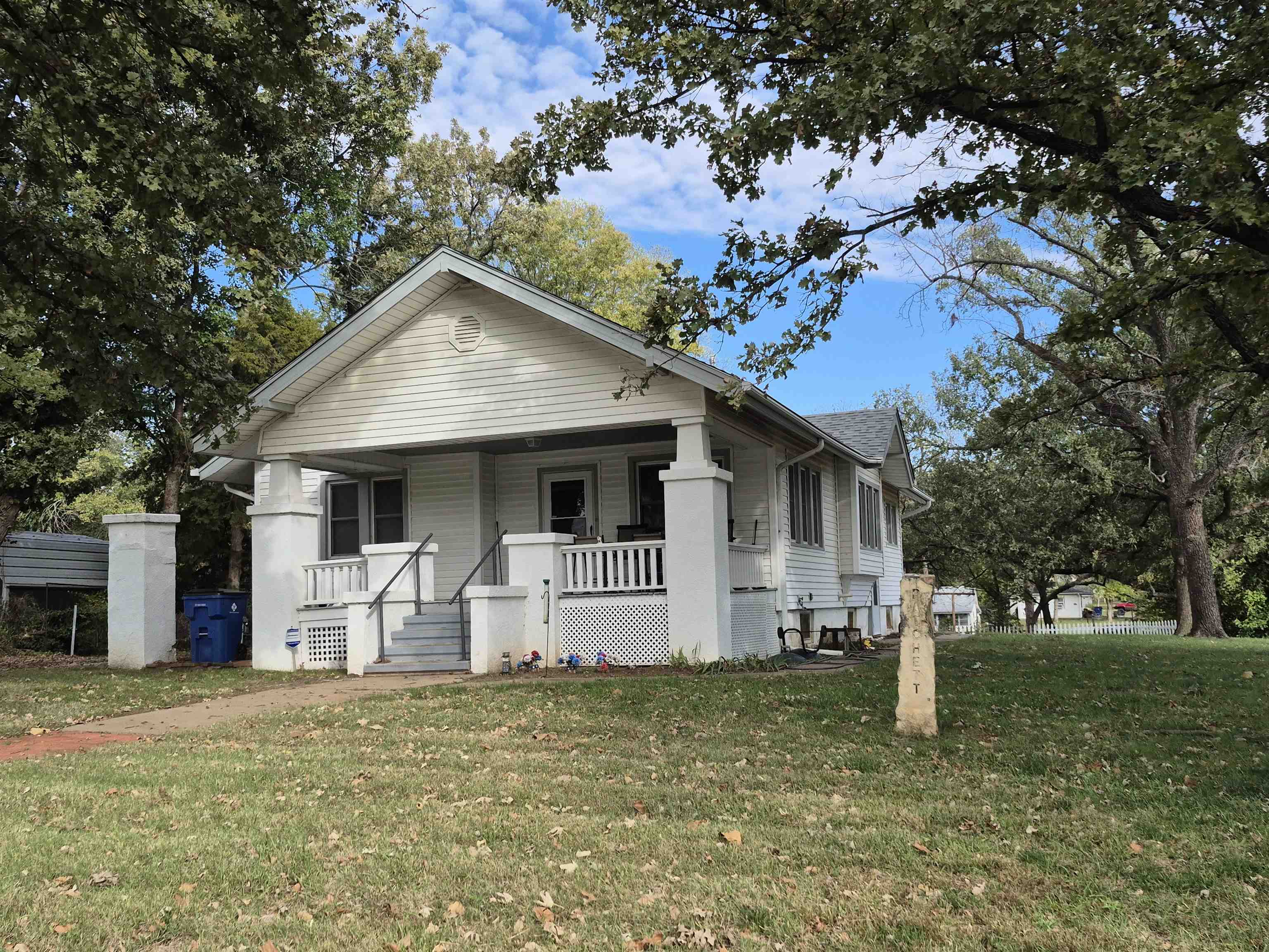 320 S Main St. Property Photo 1