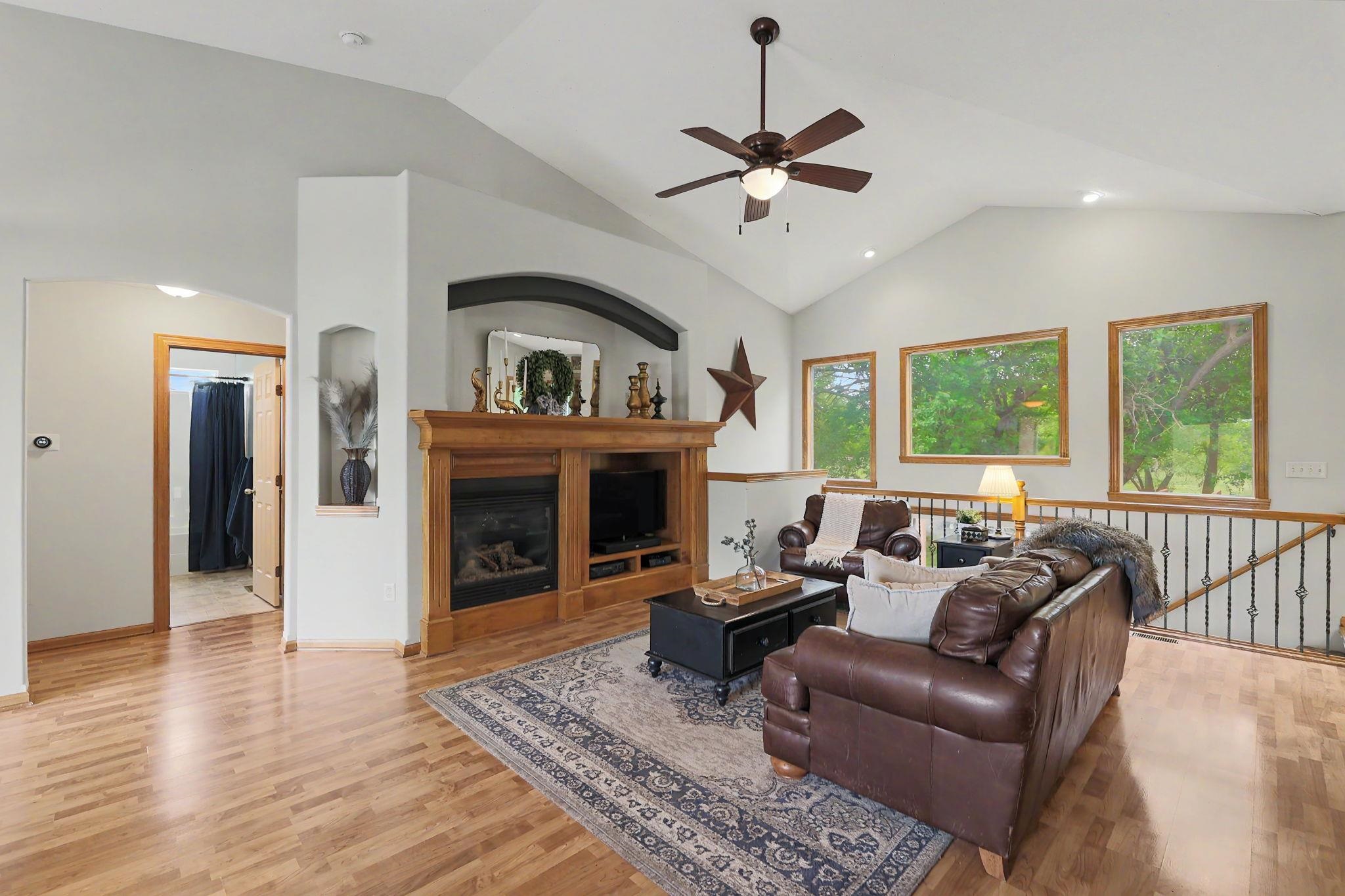 15807 W Mccormick Ave Property Photo 2