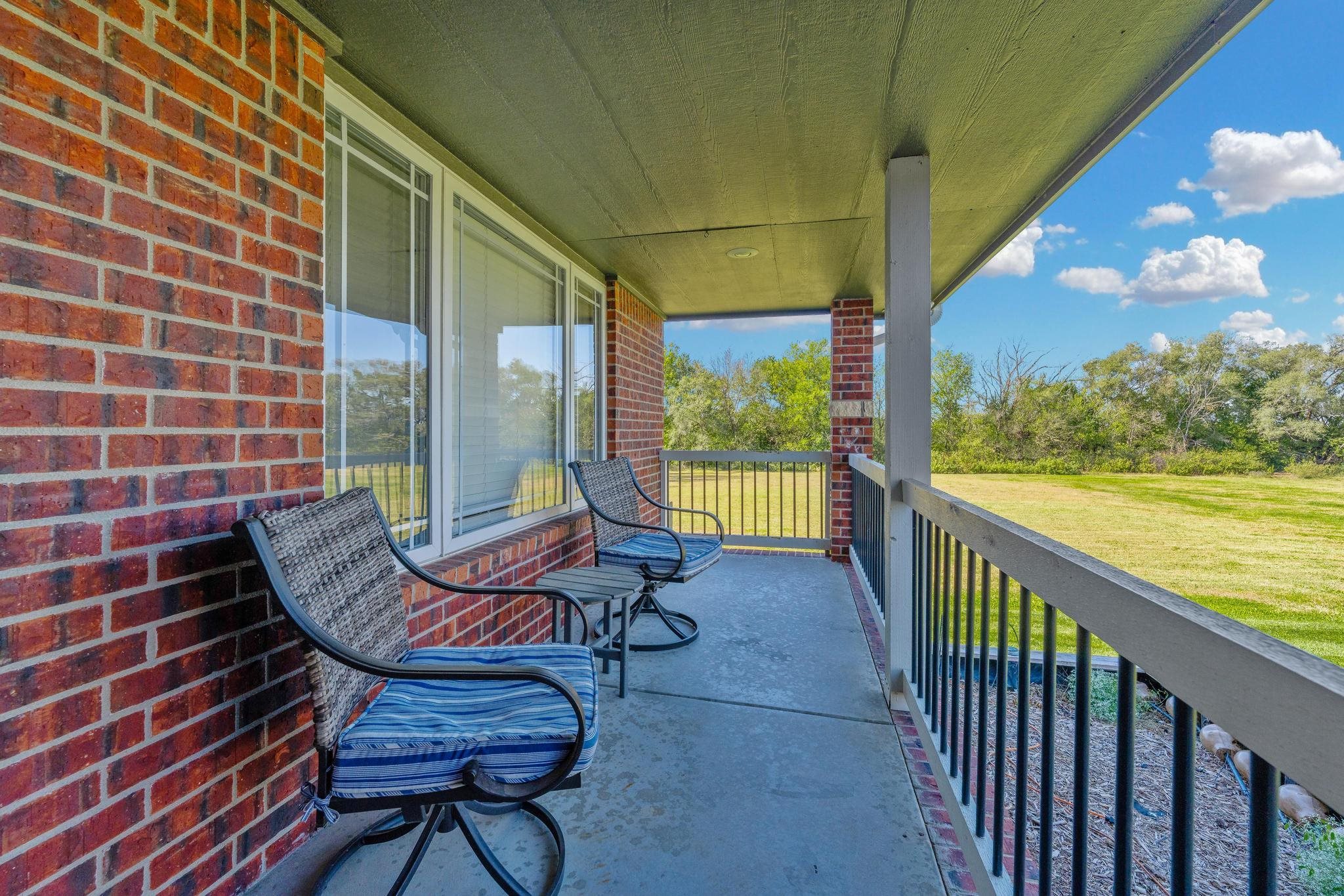 333 E Quail Ridge St Property Photo 3