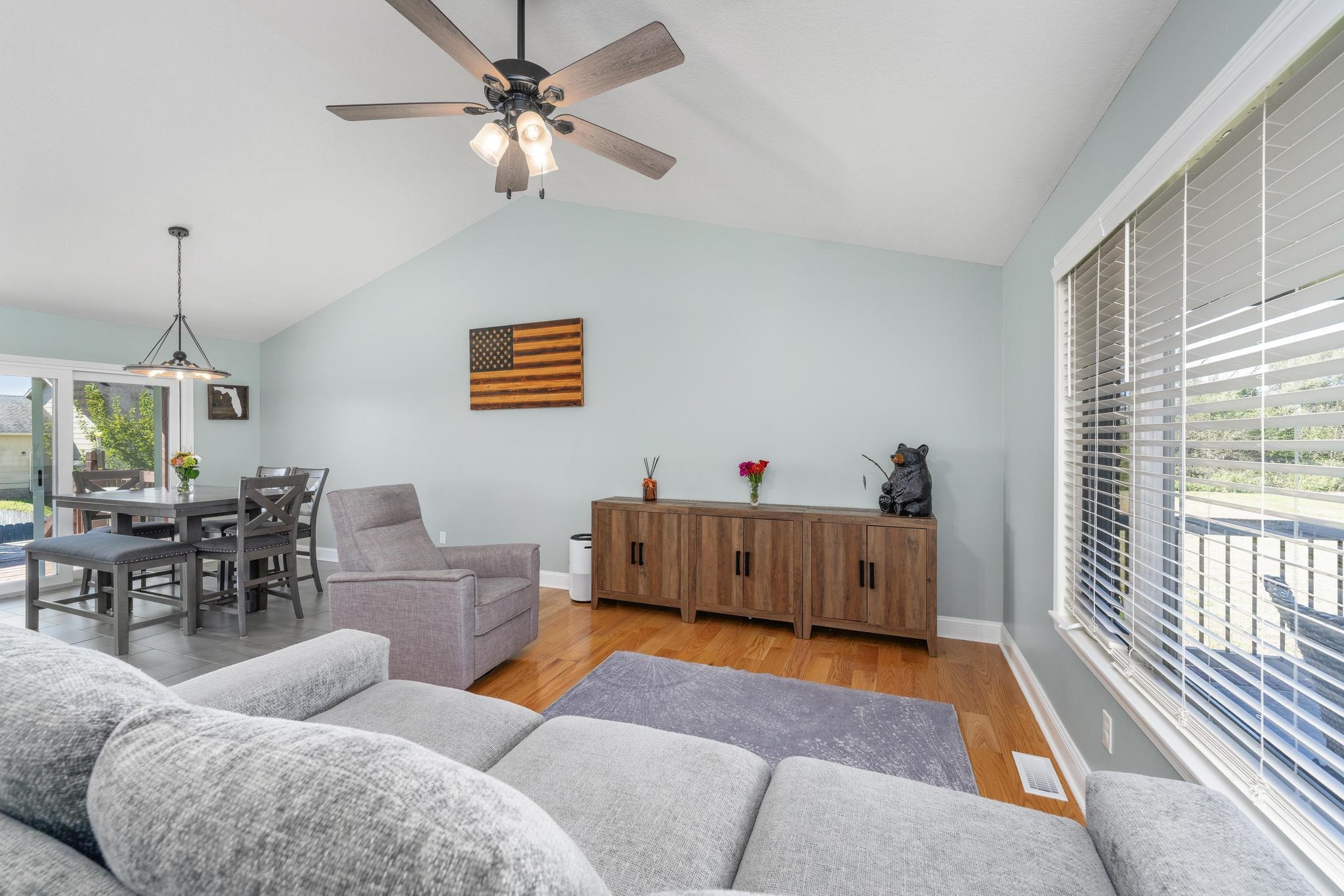 333 E Quail Ridge St Property Photo 4