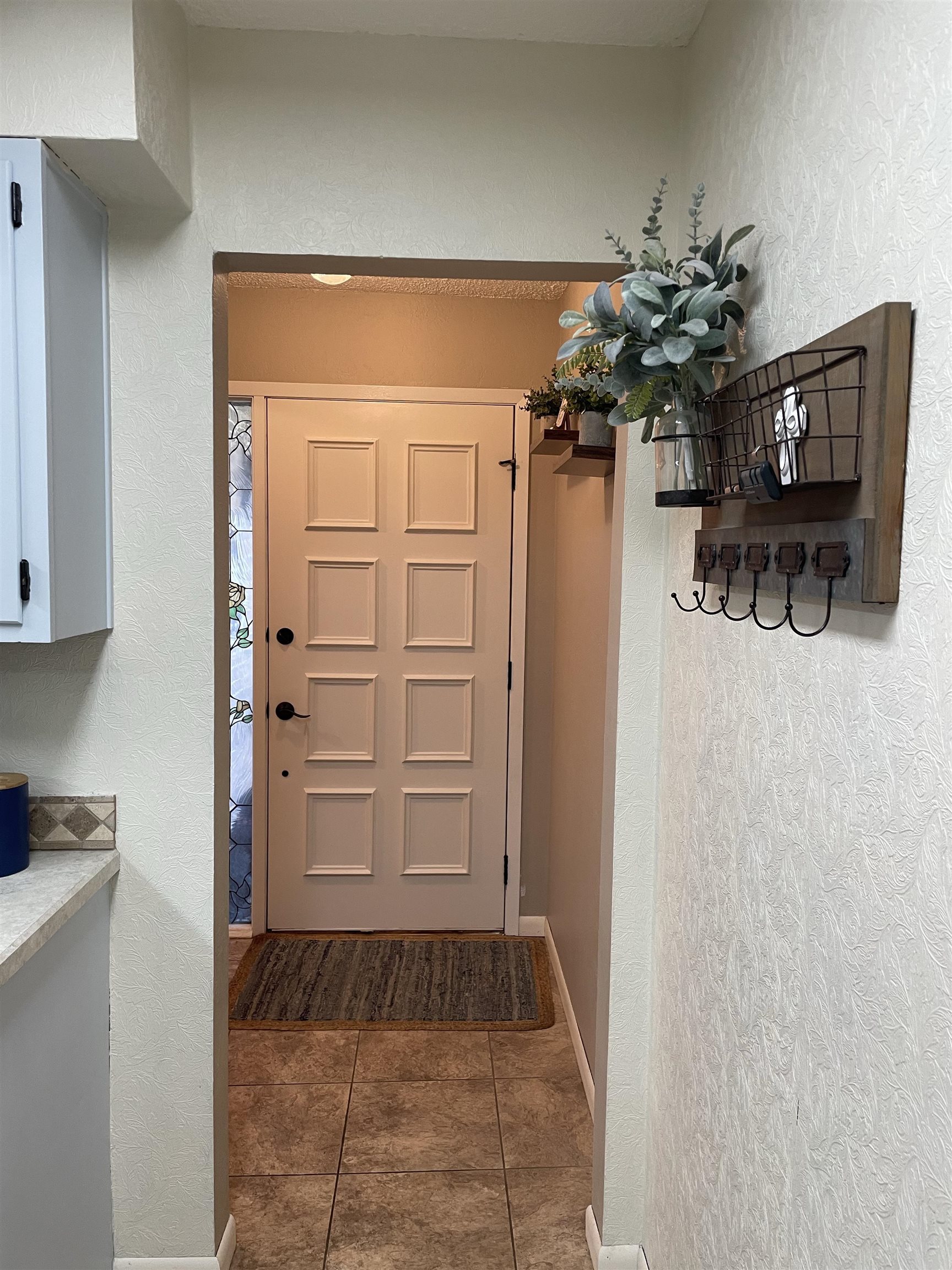 1815 White Sands Dr Property Photo 3