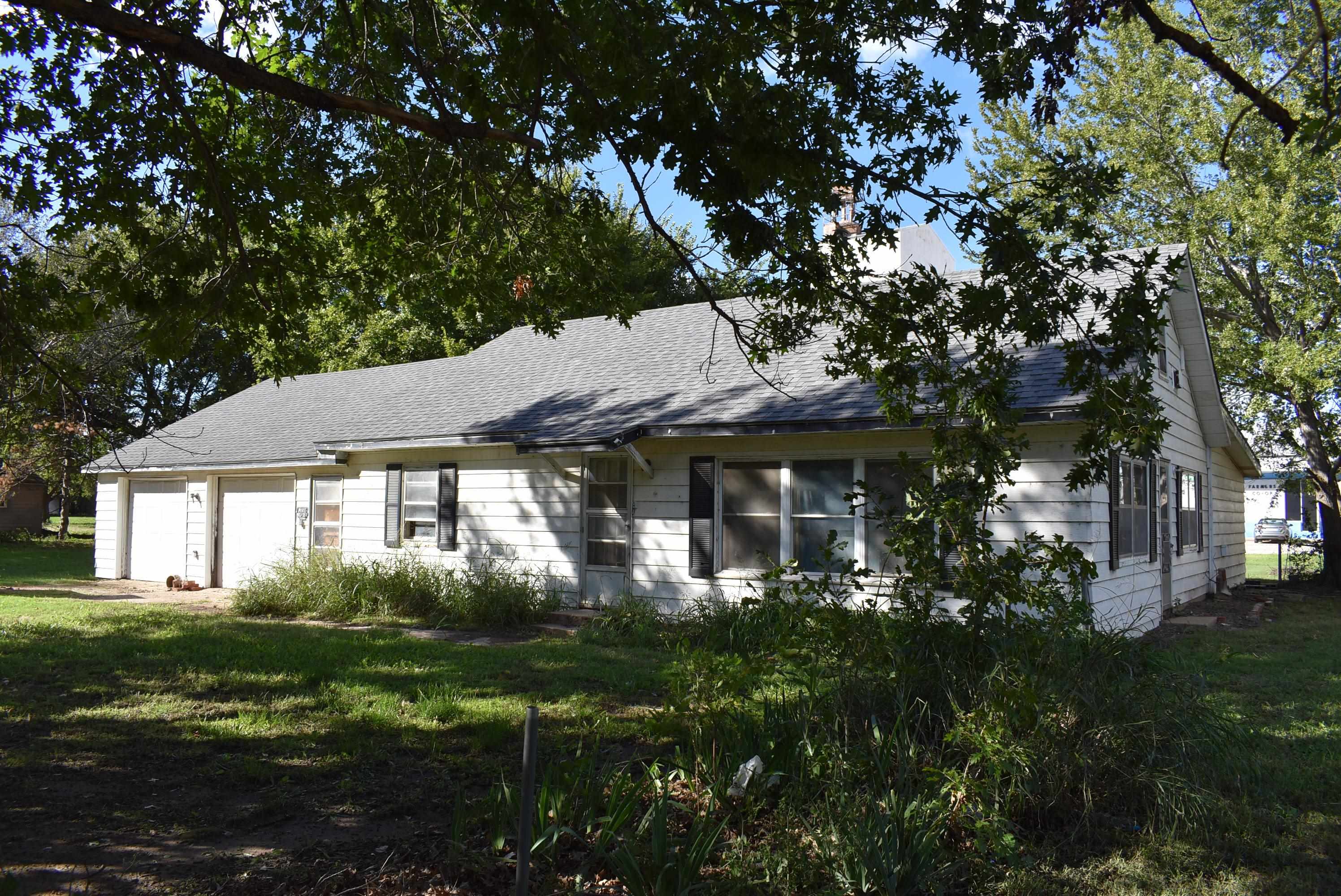 206 W Seventh Property Photo 1