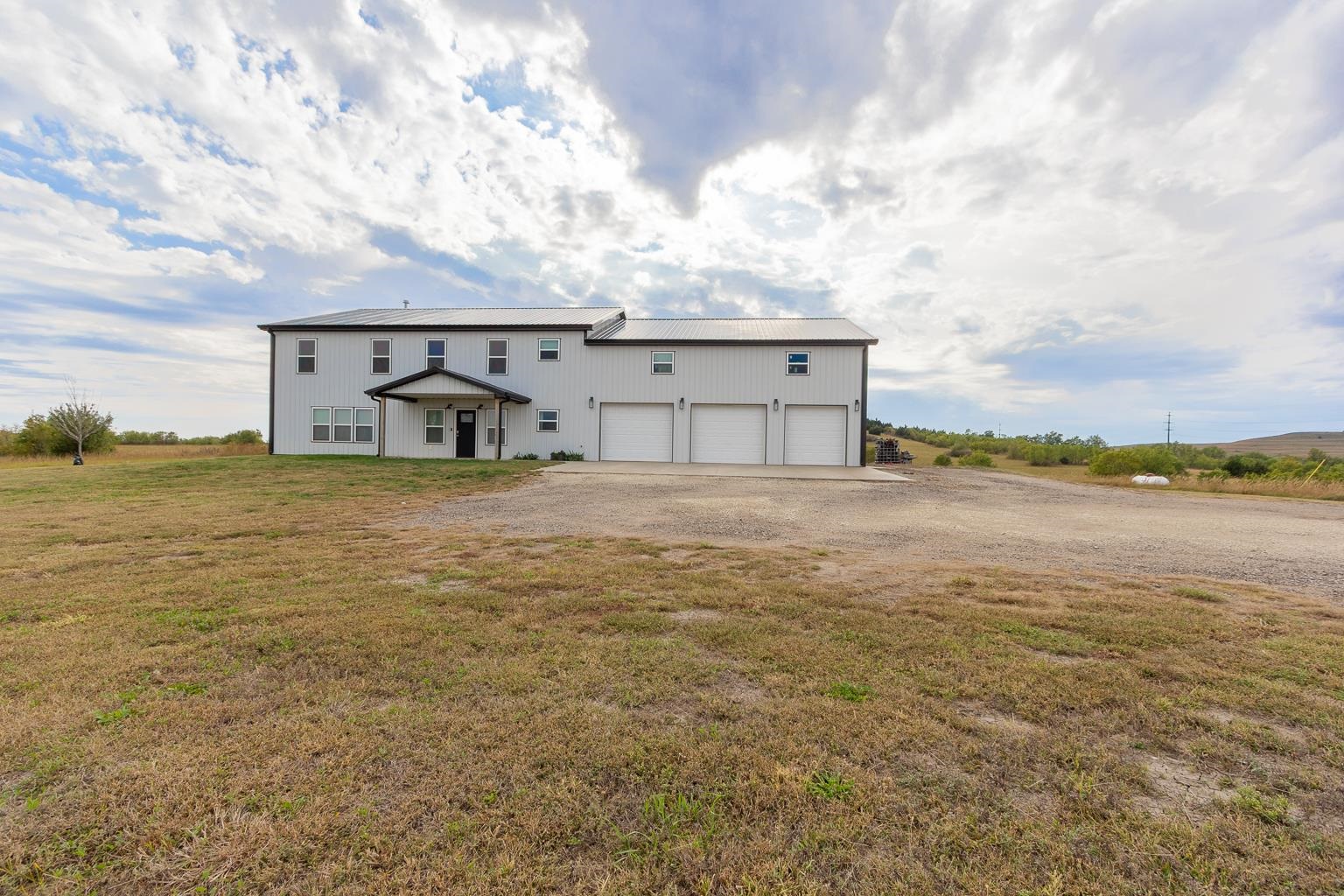 5574 E Cloud Street Property Photo 2