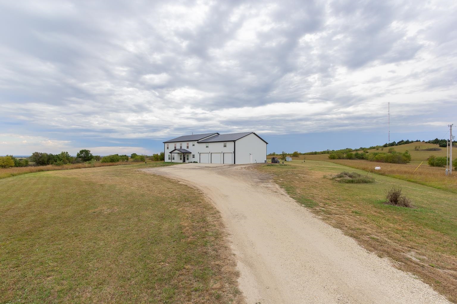 5574 E Cloud Street Property Photo 3