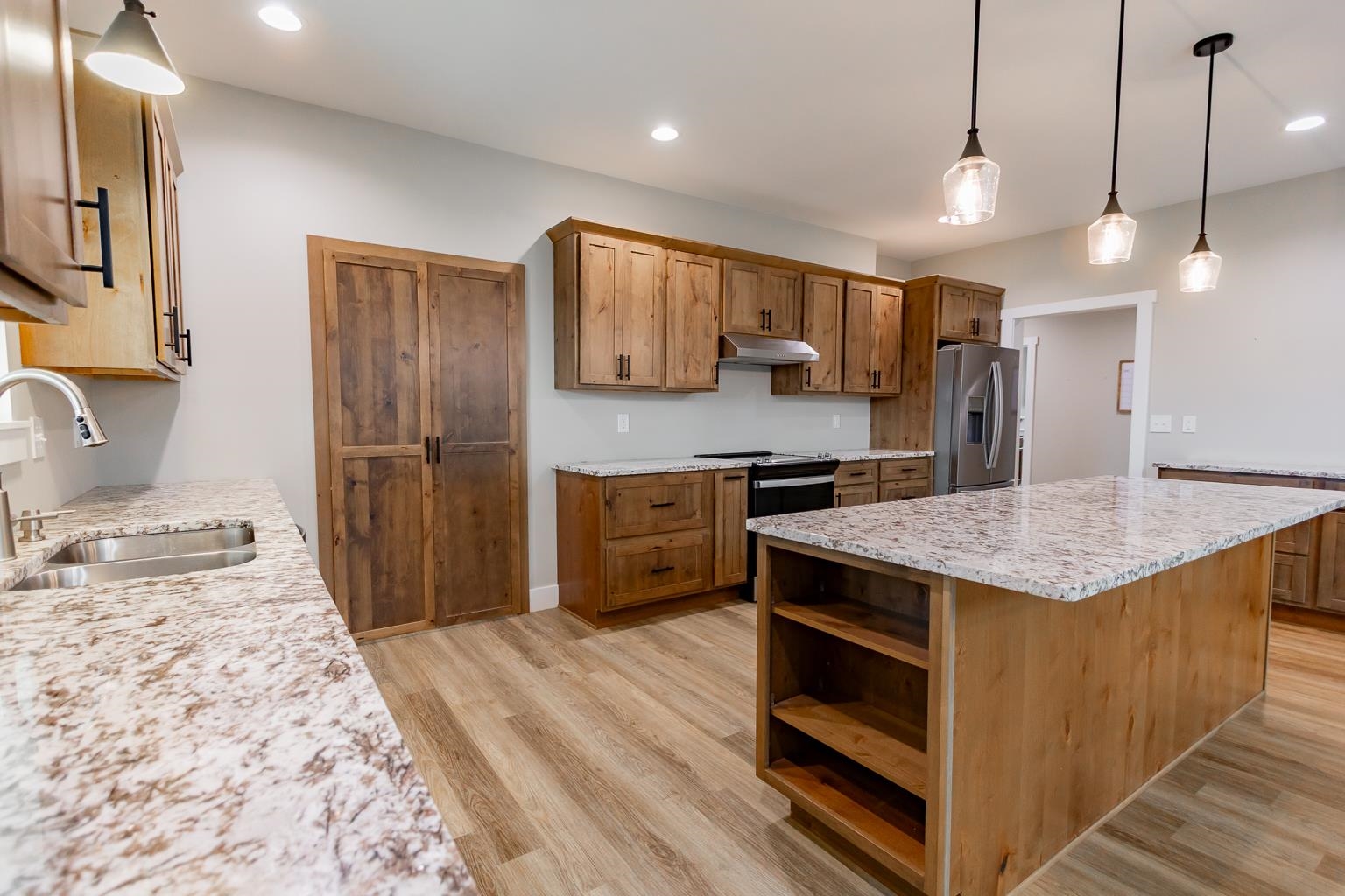 5574 E Cloud Street Property Photo 6