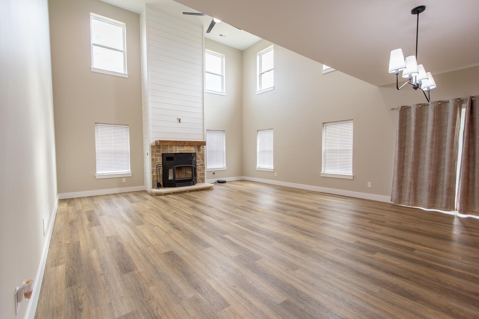5574 E Cloud Street Property Photo 7