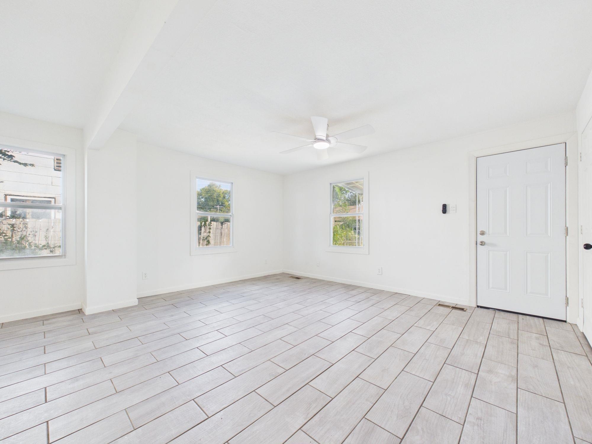 3814 E Cessna Dr Property Photo 5