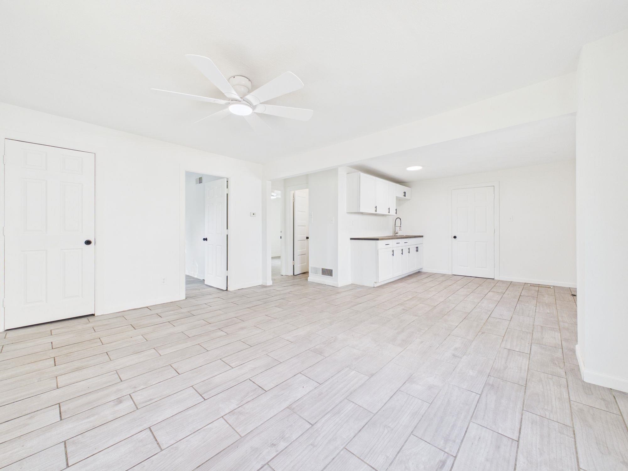 3814 E Cessna Dr Property Photo 6