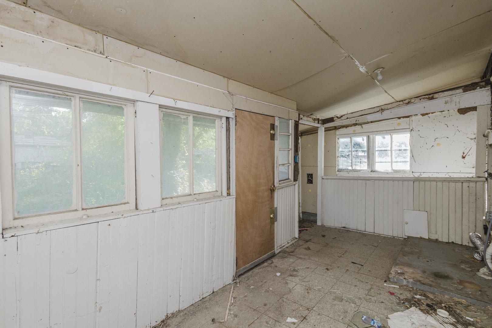 319 W 6th St. Property Photo 19