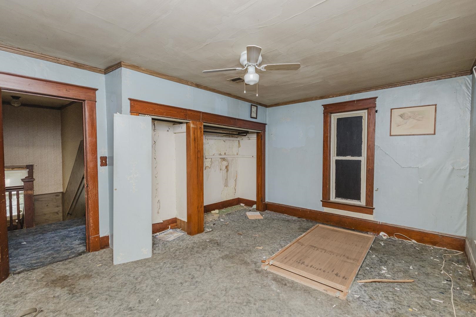 319 W 6th St. Property Photo 25