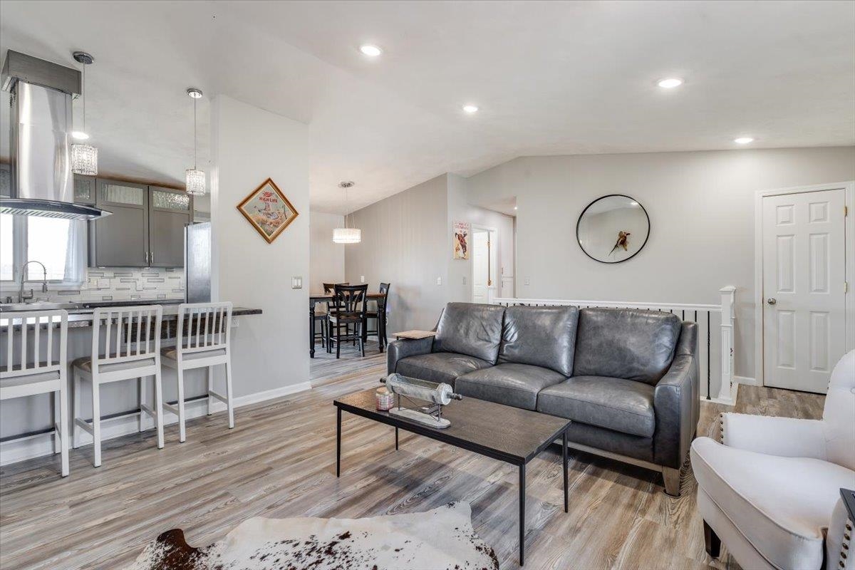 3822 N Garland Property Photo 6